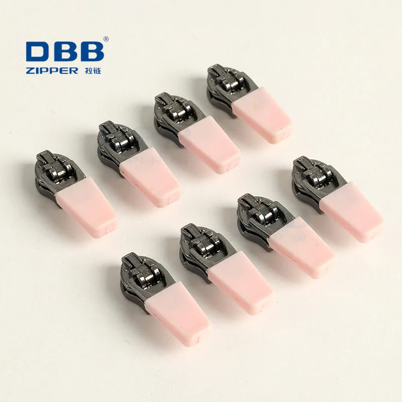 Garment Plastic Pull Custom Design Rubber YG Zipper Puller Brass Auto Lock Zipper Puller Spring Slider For Leather Jacket