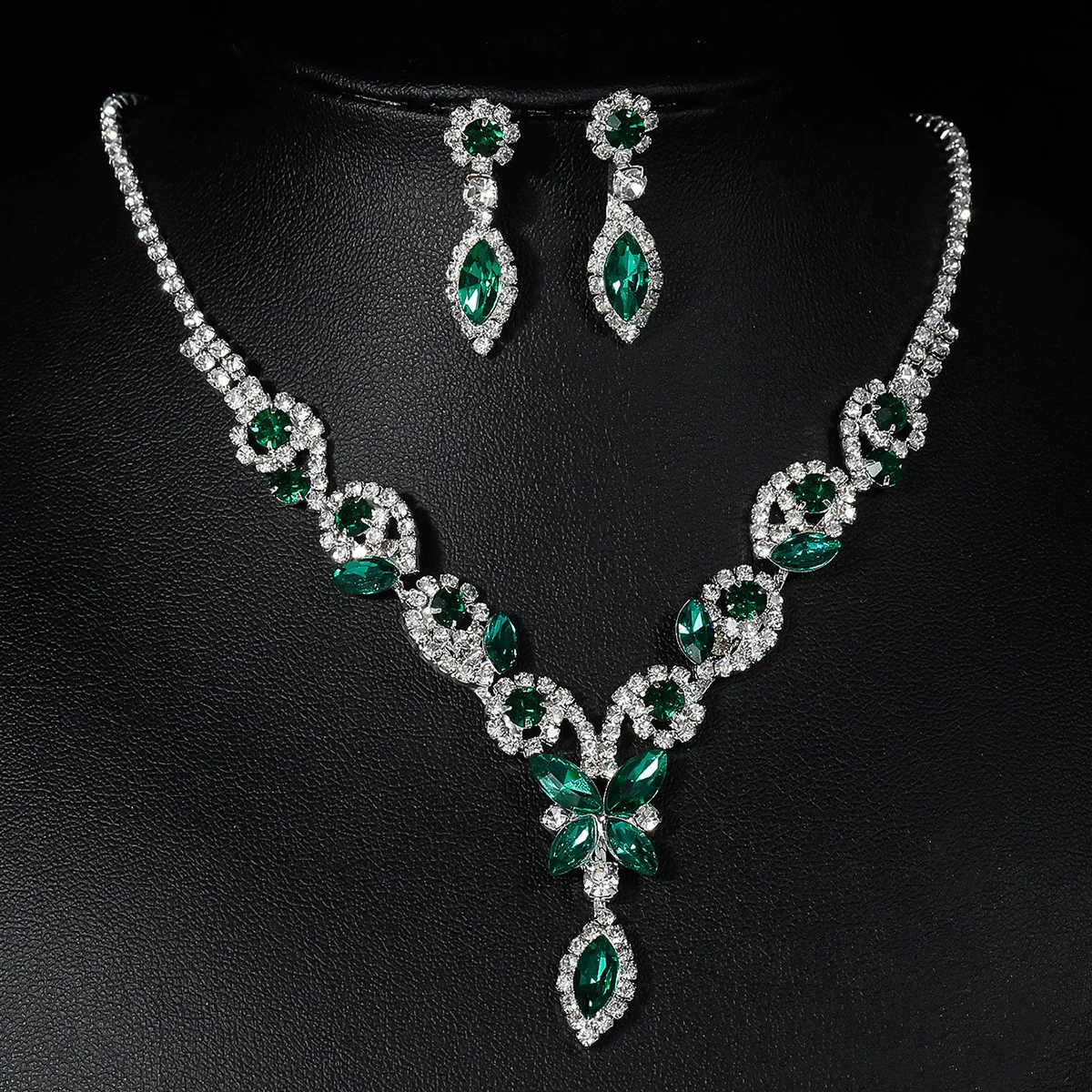 Wholesale Custom Fashion Alloy Silver Larger Drop Gemstone Crystal Bridal Women Necklace Earrings Set For Gift