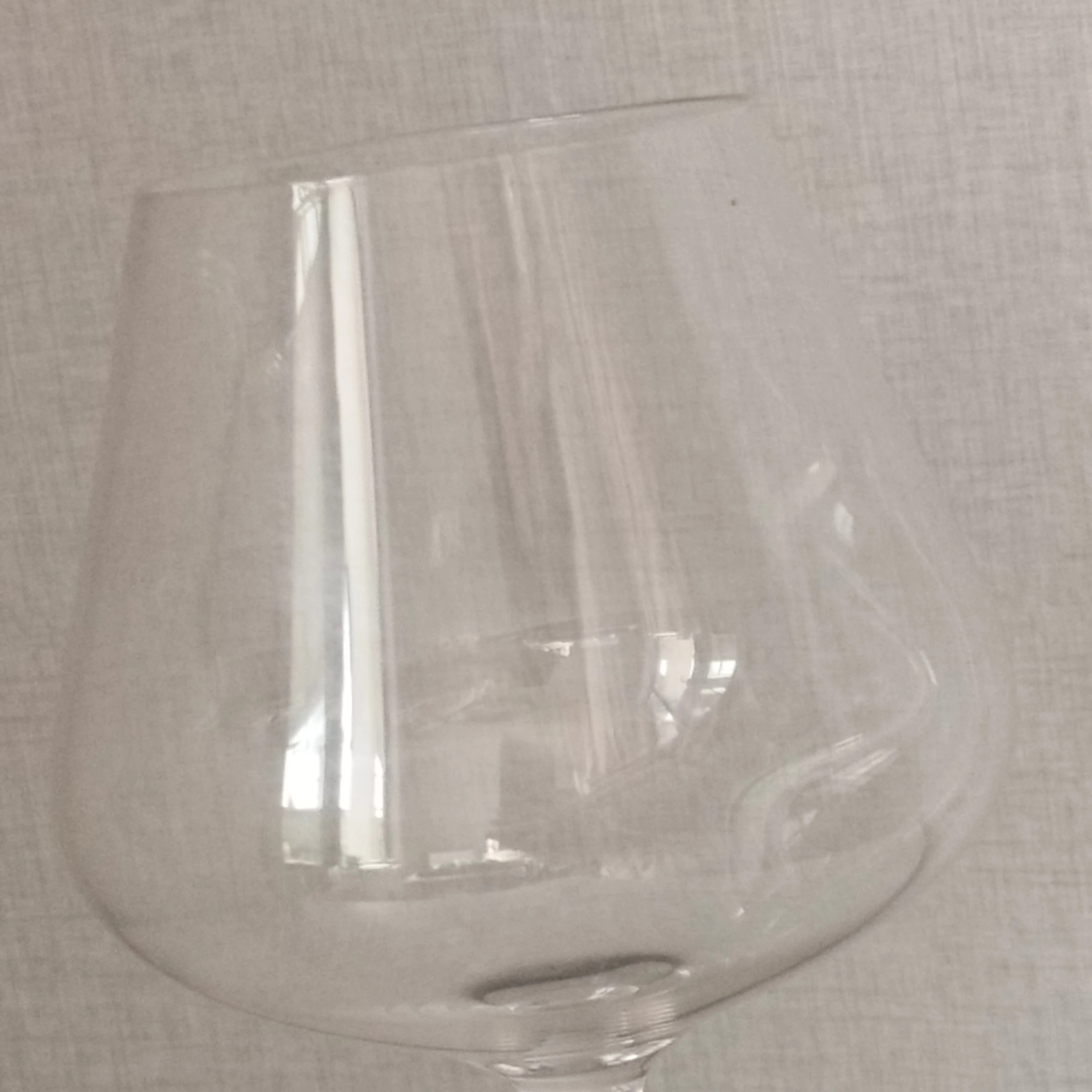 High quality party tall wine glasses with transparent color support for family gatherings