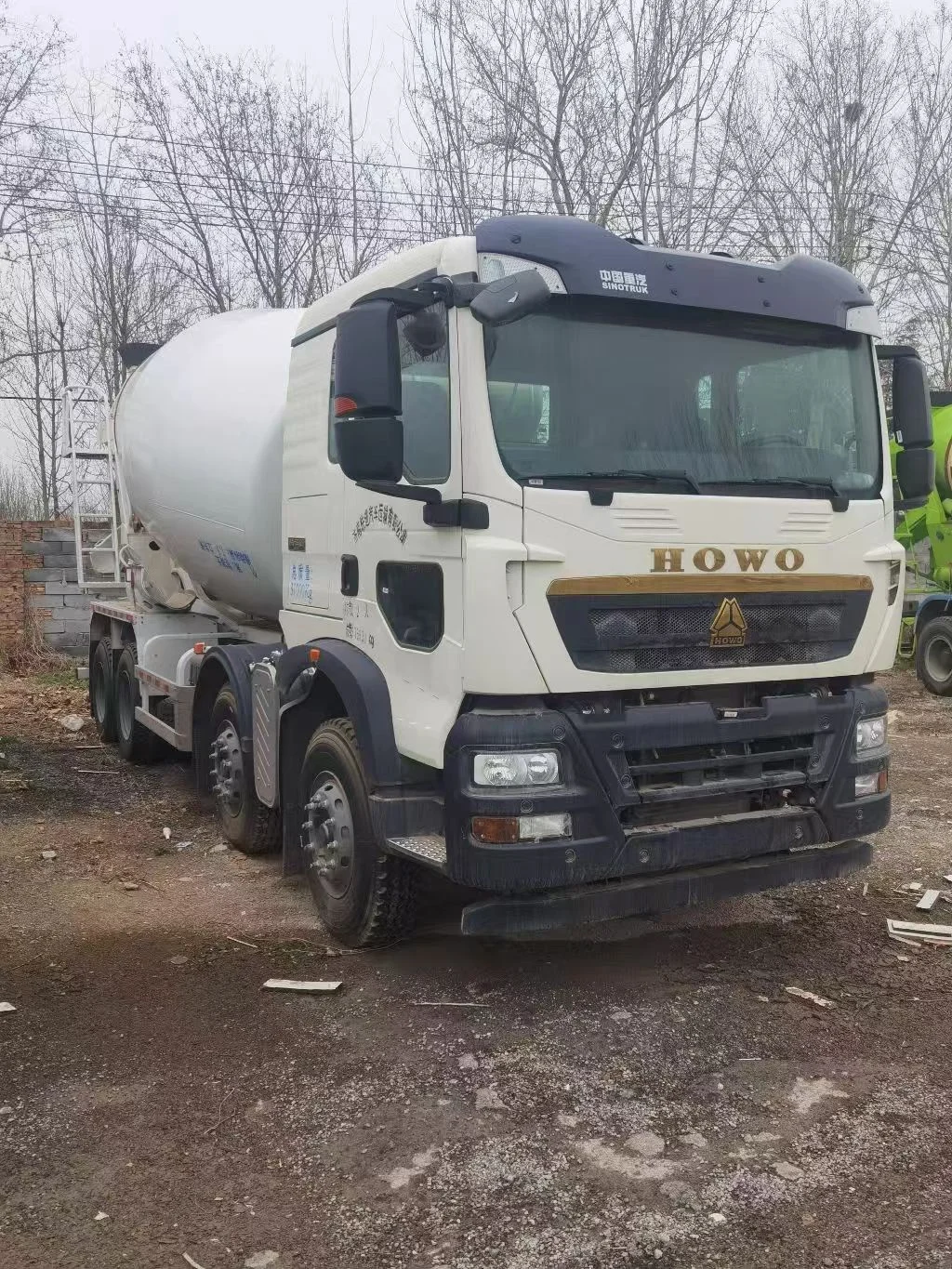 China 12-14 Cubic Meter 8*4 Ready Mix Concrete Truck Efficient Cement Transport Vehicle For Construction Projects