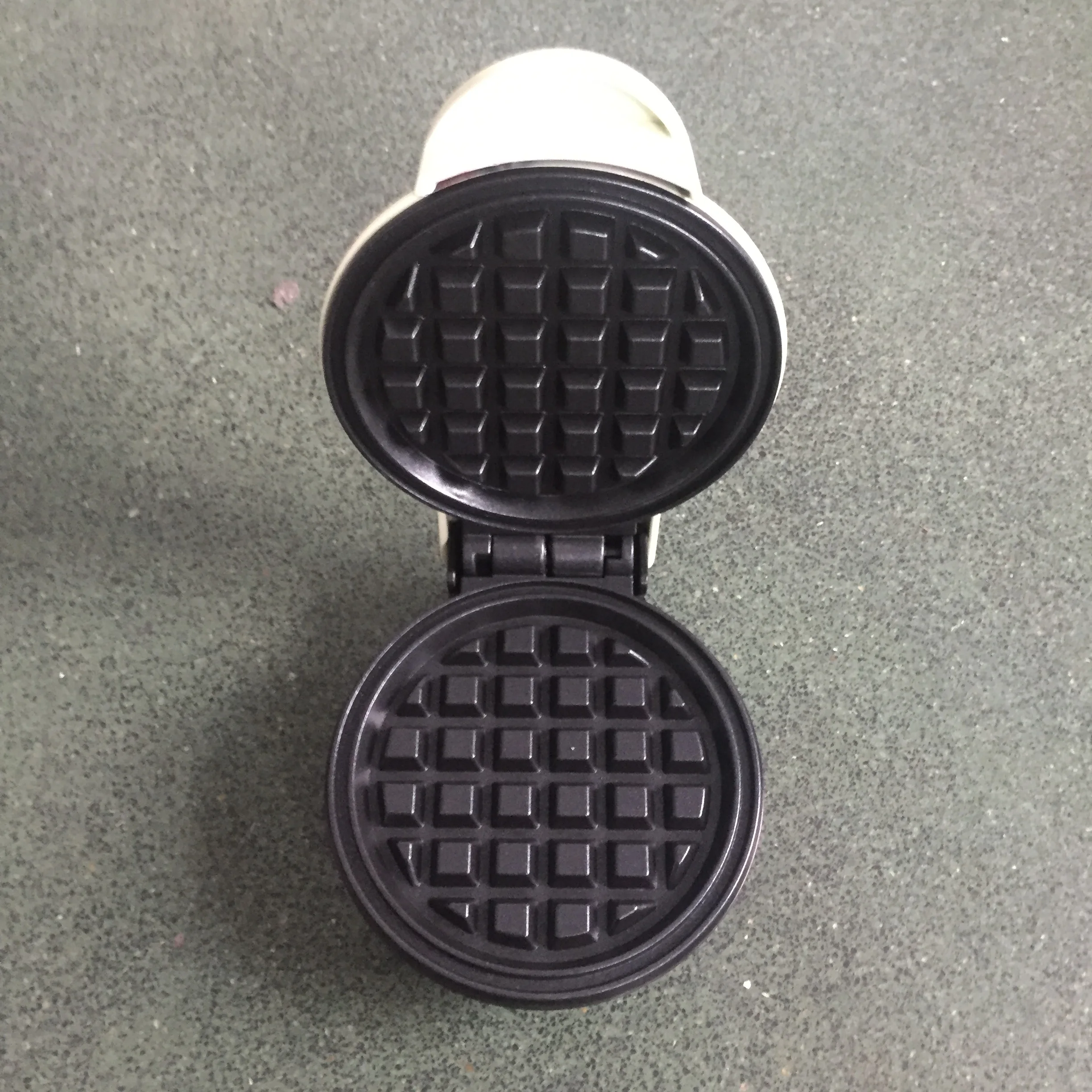 Fast delivery factory price mini waffle maker  waffle iron plate