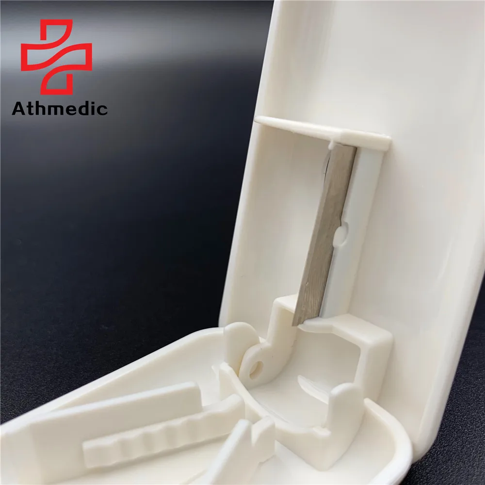 2023 Athmedic food grade drug tablet pill cutter with hold Visible pill cutter solid color pill cutter spliter