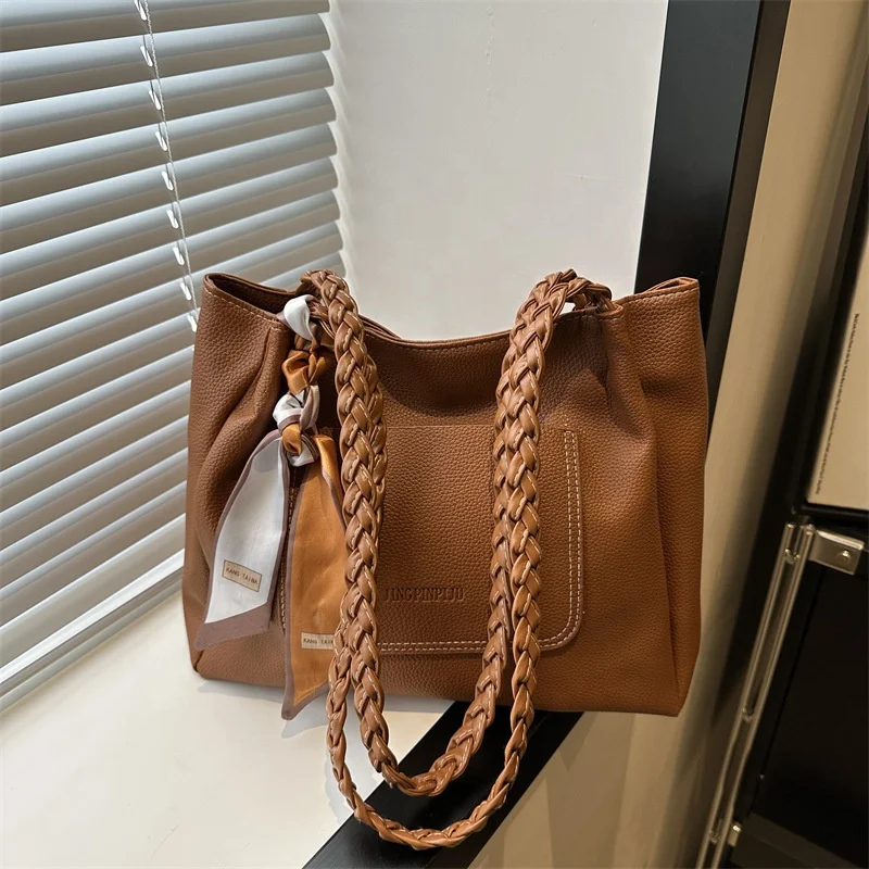 Hot selling tote women purses Large capacity new fashion retro fashion hand bags ladies 2024