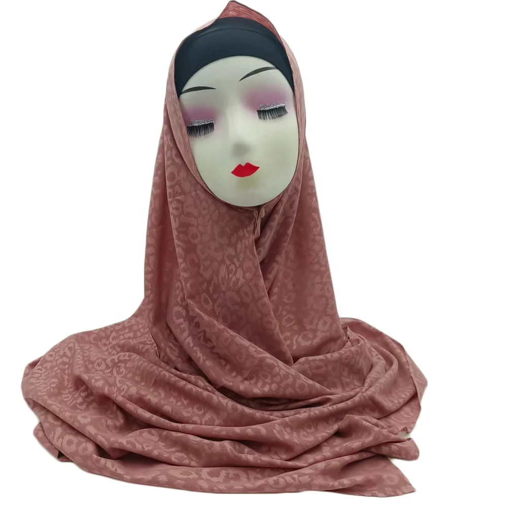 JYL New Creation Embossing Hijab Plain Colors Muslim Scarf Leopard Pattern Head Wrap For Ladies Girls