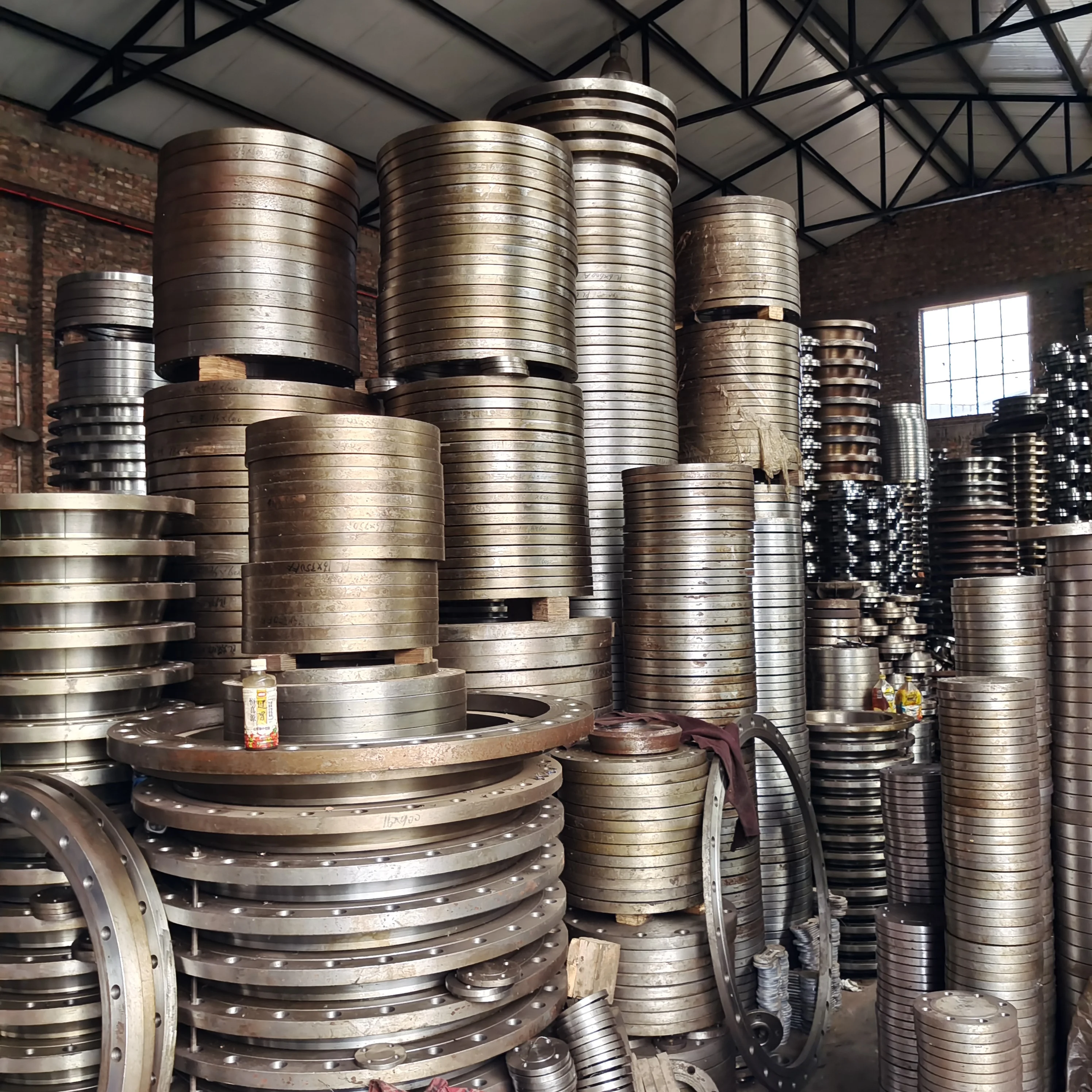 Фланец A105, кованая труба из углеродистой стали, фланец 150 фунтов, 300 фунтов, 600 фунтов, PN10, PN16, PN25, резьбовой/плоский/свободный/Якорный фланец