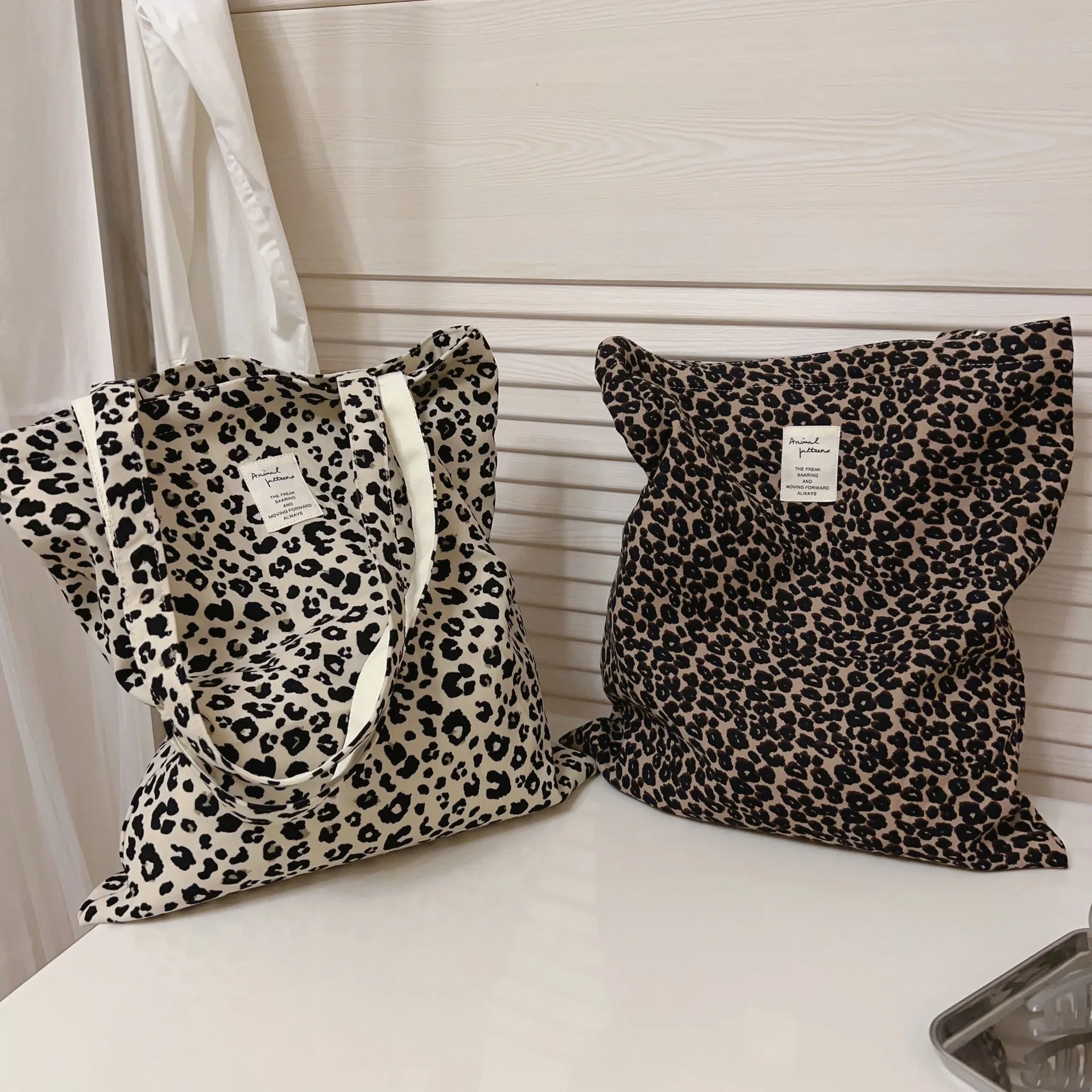 Vintage trend large capacity leopard print twill velvet shoulder canvas bag for girls shopping bag