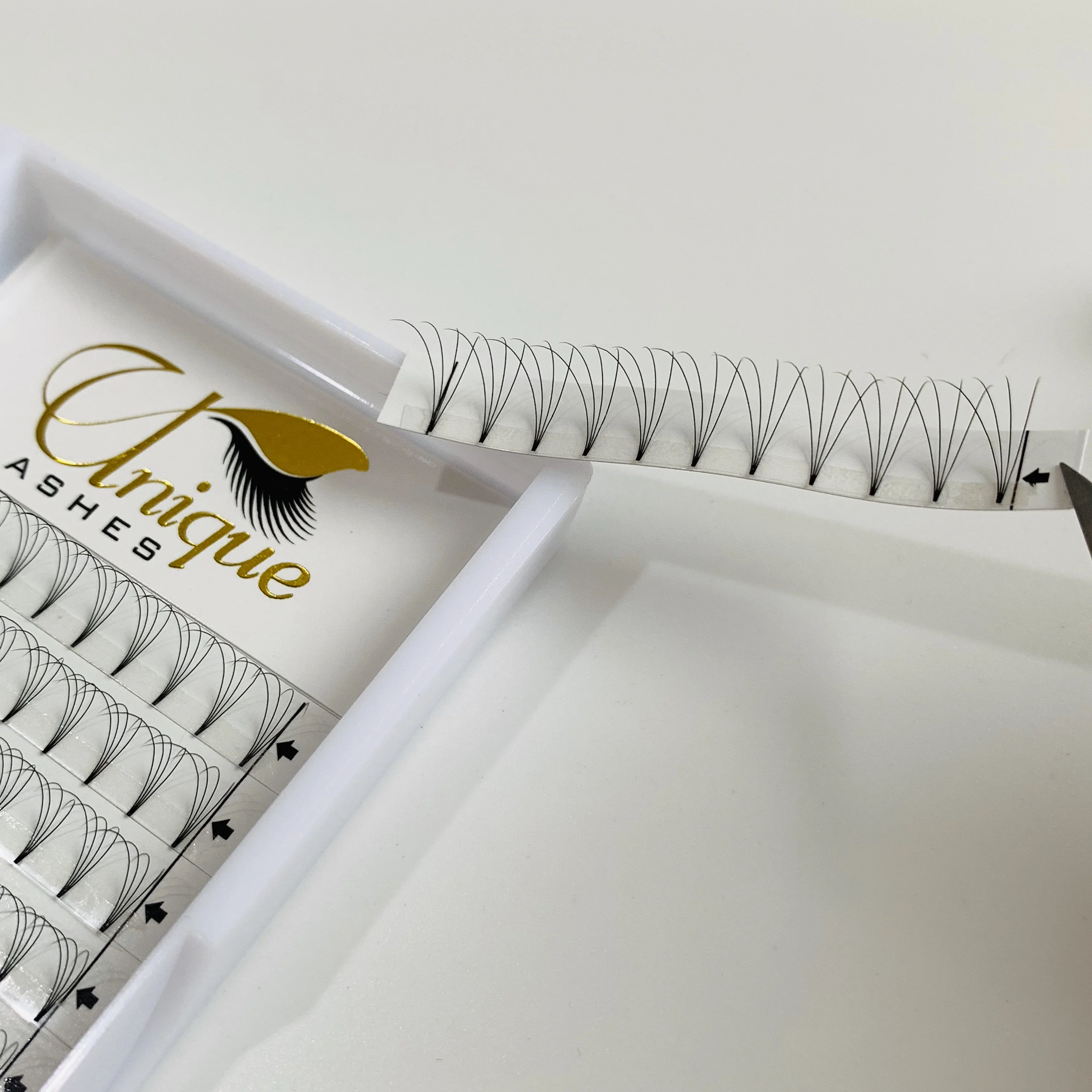 High Quality Korean PBT Material 3D-6D Pre Made Fans Lashes 0.07mm Premade Volume Fans