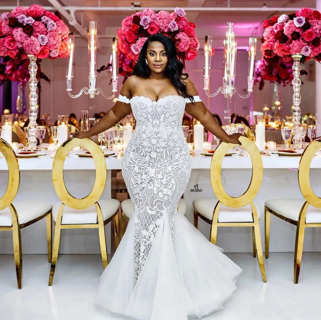 Ready To Ship Fashion Off shoulder Appliqued Lace Elegant Mermaid Long Bridesmaid Dress Plus Size African Wedding Dress