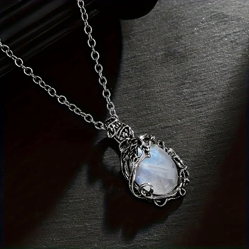 Bohemian Vintage Necklace for Women European American Summer Style Retro Moonstone Pendant Trendy Strand Chain Alloy Material