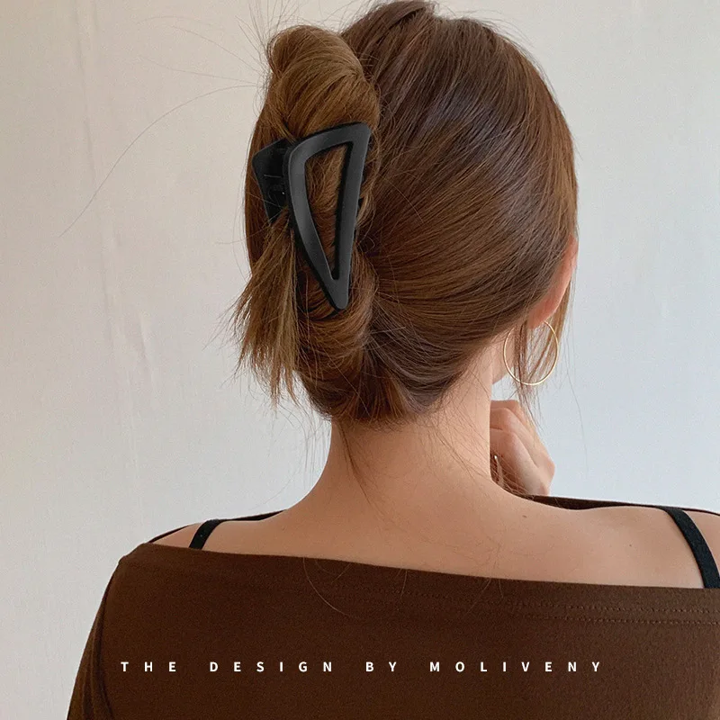 New Fashion Luxury Hairpin Frosted Hair Claw Clip Triangle Large Claw Clip Plastic Acrylic Hair Clip Claw