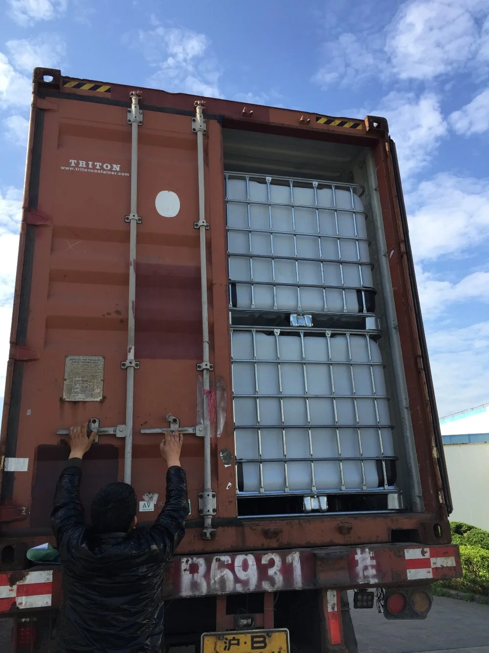 IBC tank for ethanol and methanol