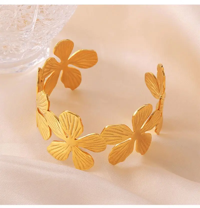 Accessories Women Permanent Jewelry Tarnish Free 18k Pvd Gold Plated 316l Stainless Steel Flower Bracelet Bangle For Women