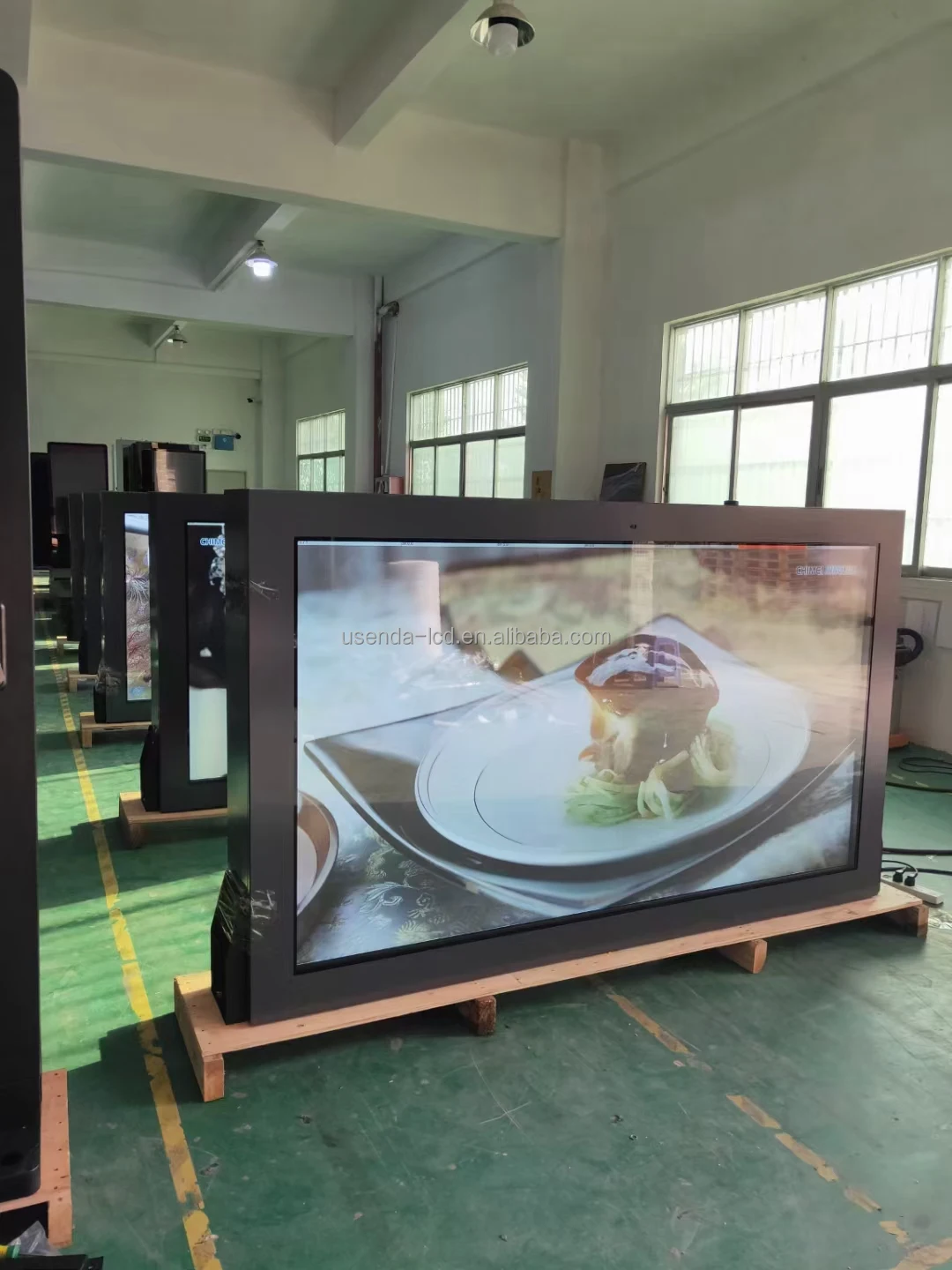 Waterproof TV 65 75inch 4K Capacitive Touch Screen Outdoor IP65 Android LCD Display Advertising Billboard Digital Signage