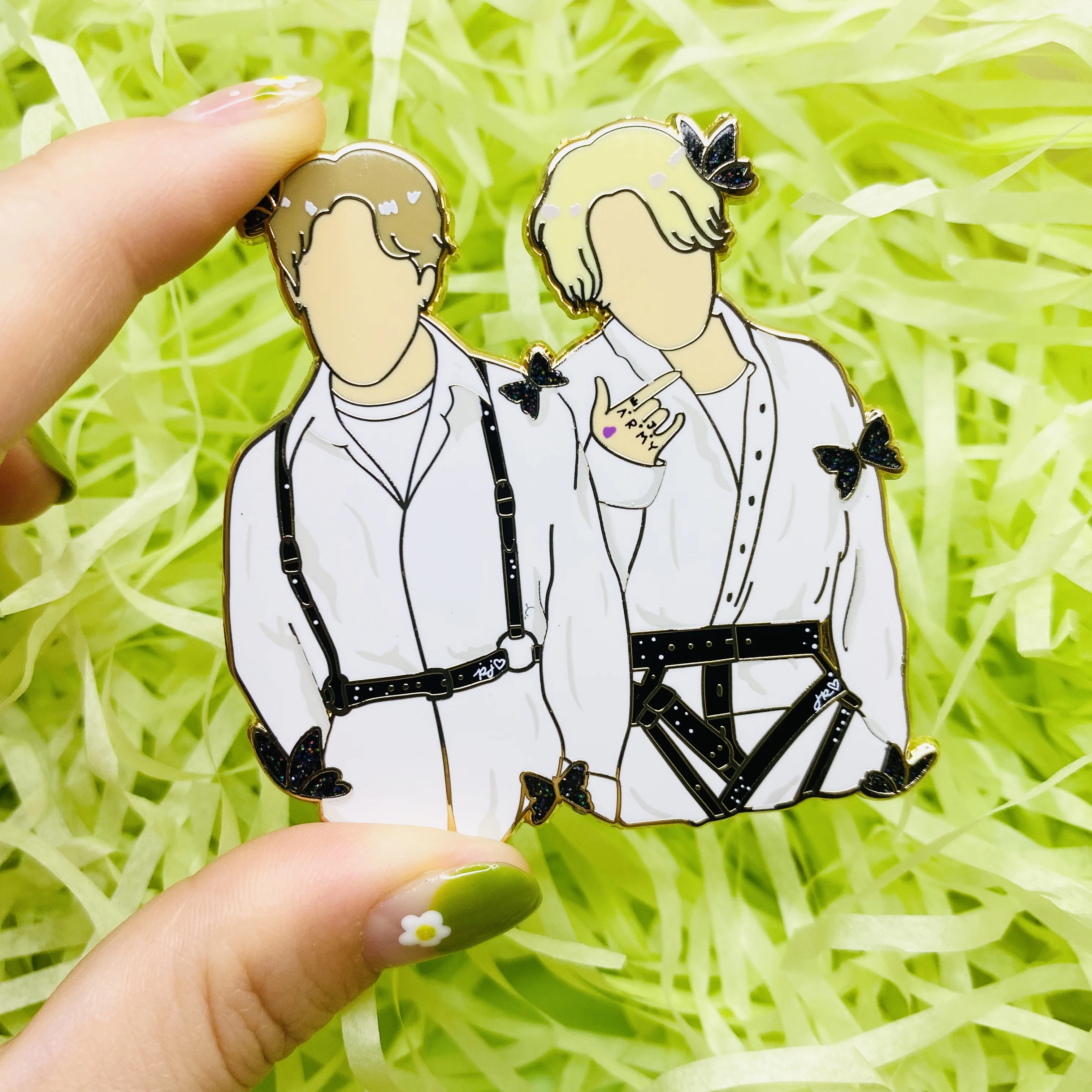Souvenir custom kpop bt21 idol design gold lapel pins screen printed metal hard enamel pin