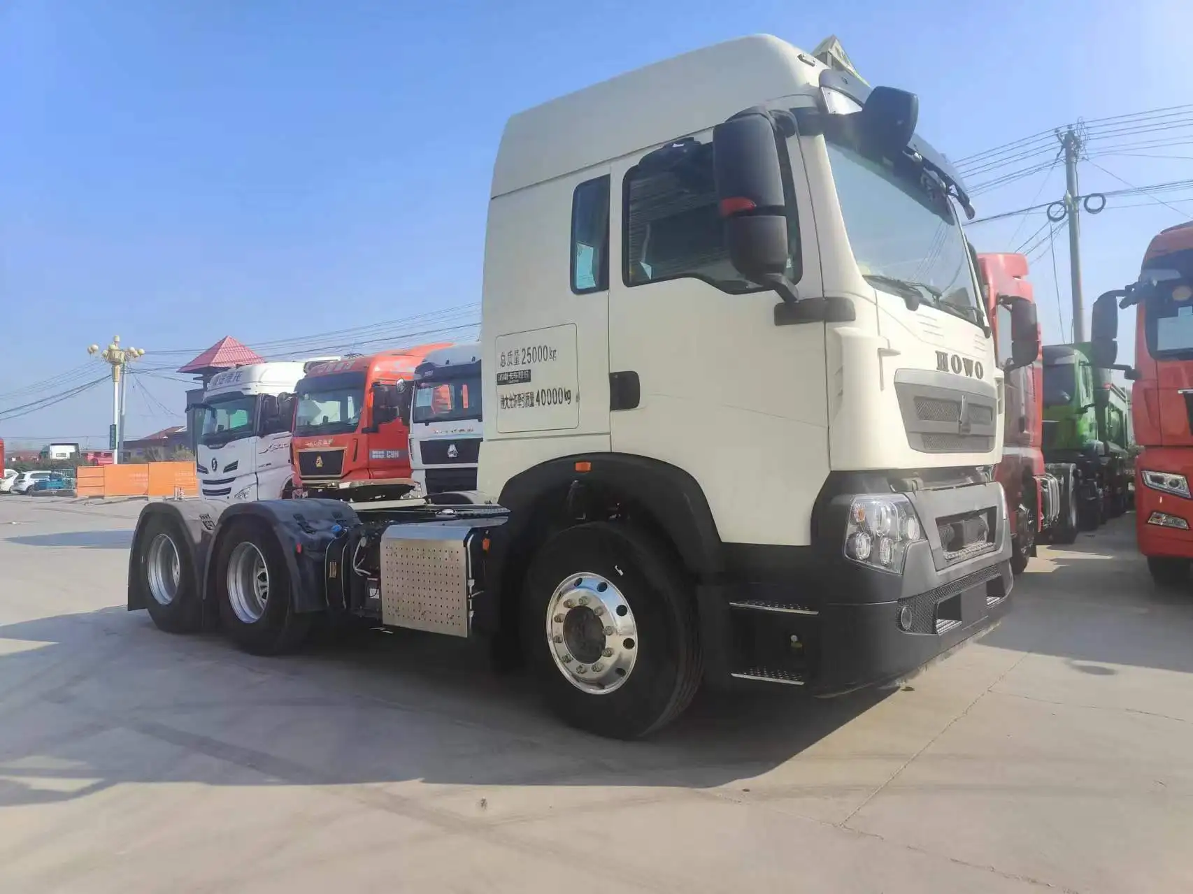 Sinotruck 6X4 Sitrak Used Tractor Trailer Truck Head Truck 336 371 420 Hp Nude Diesel Engine Packing Gross Wheel Color Cab