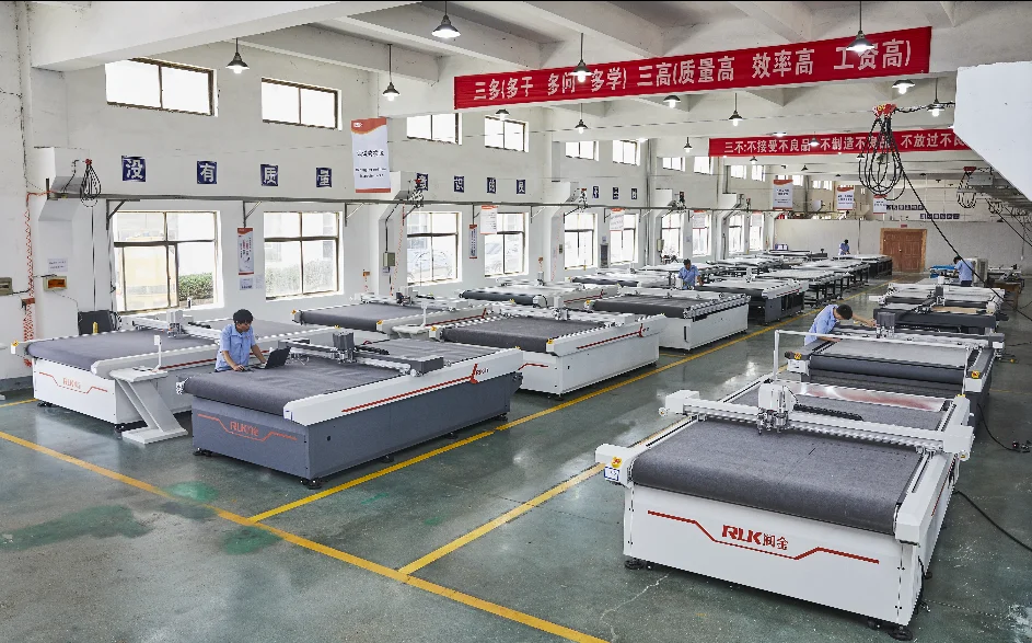 Velour Sofa Computerized Cutting Machine (Sewing Apparel Garment Fabric Footwear Mats Luggage Furniture Automatic Cutter)