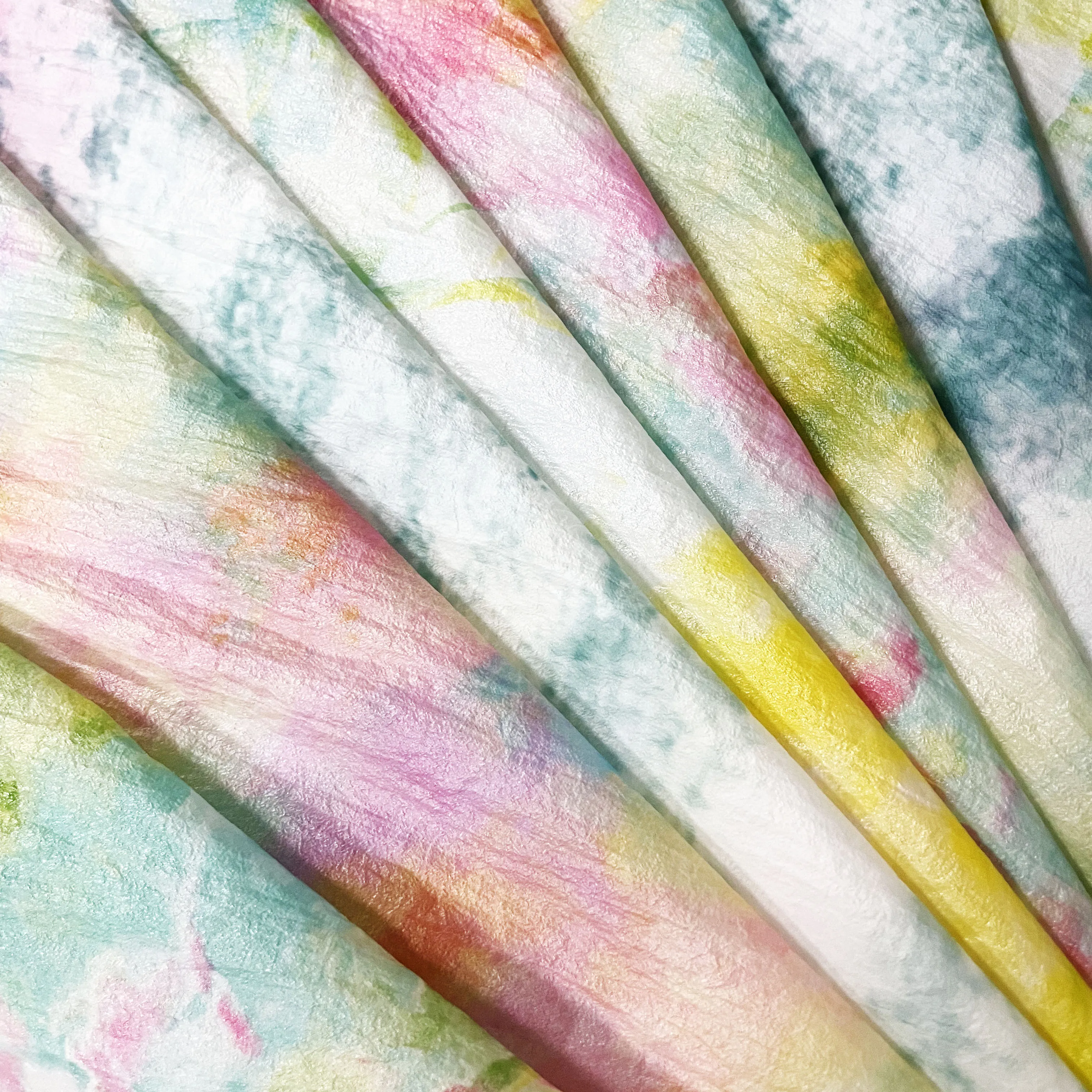 Горячая Распродажа, индивидуальный дизайн, цветок, 100% нейлоновая ткань, креп-стиль, золотая пленка, переводная печать для модного пальто и куртки