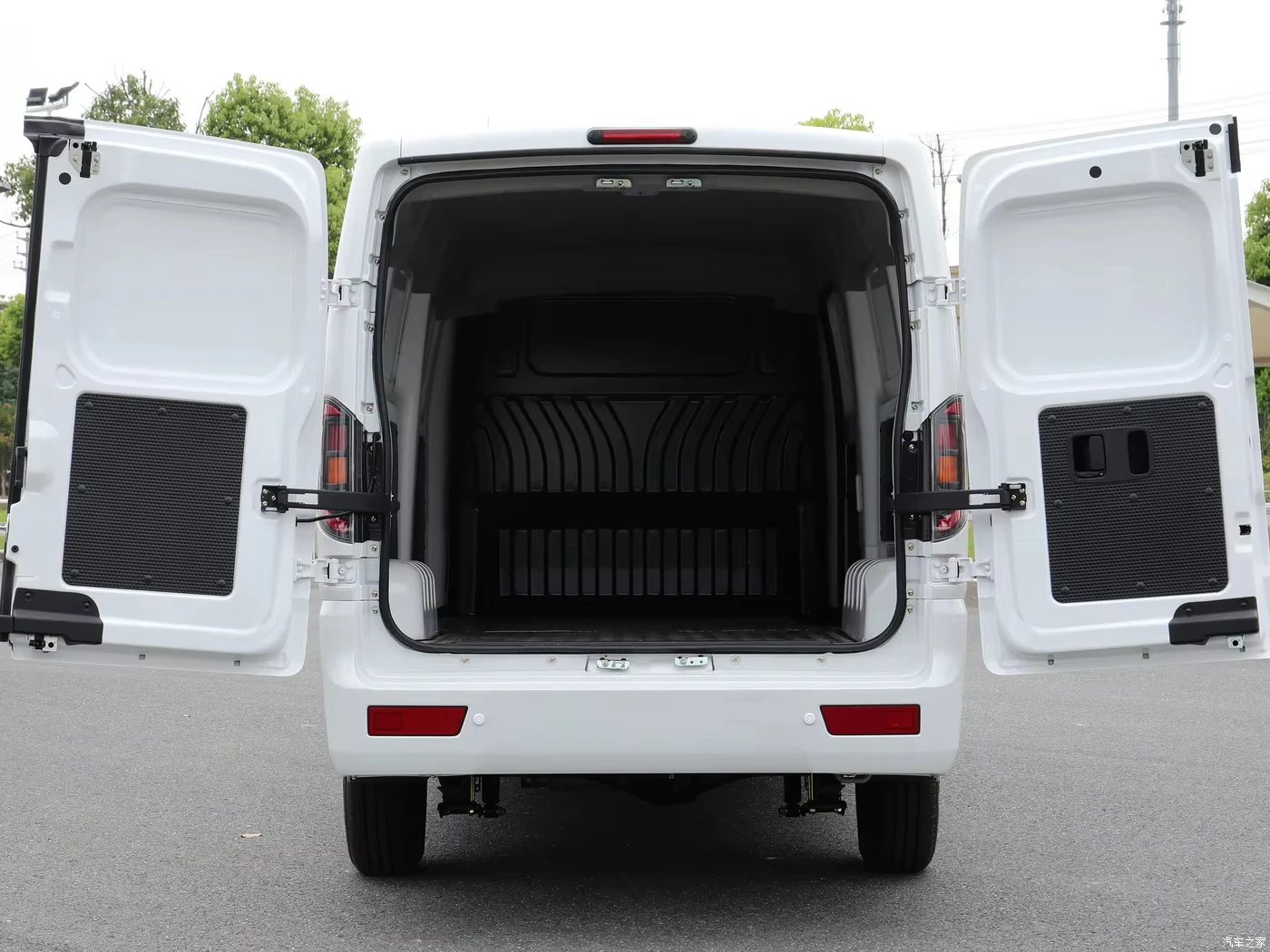 JAC Lanmao M2 Hot Sale Commercial Truck New Condition Mini Van Cargo Van Automatic Manual Diesel 4x2 Segment Light Truck