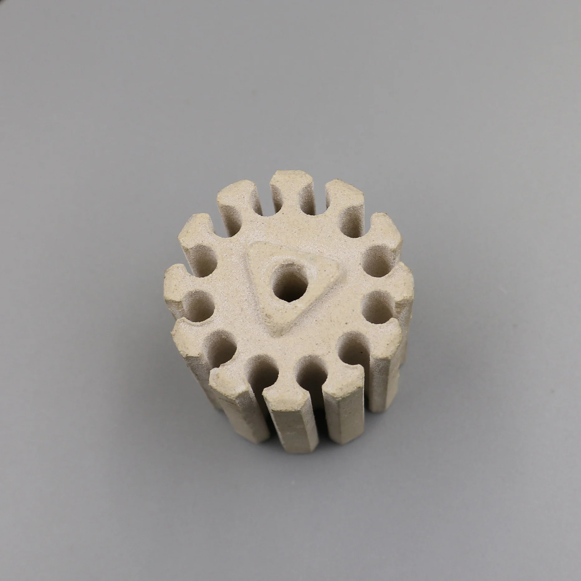 Dry Pressing Insulating Ceramic Heating Element Cordierite Ceramic Core