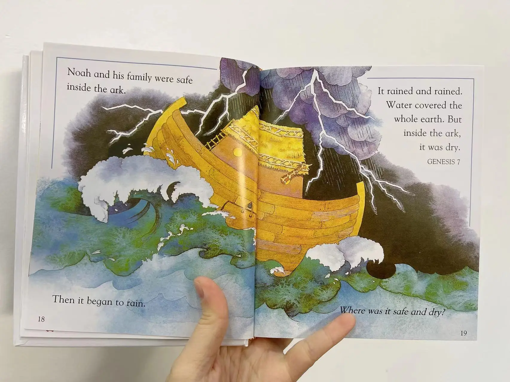 Книга в твердом переплете для детей Dk A First