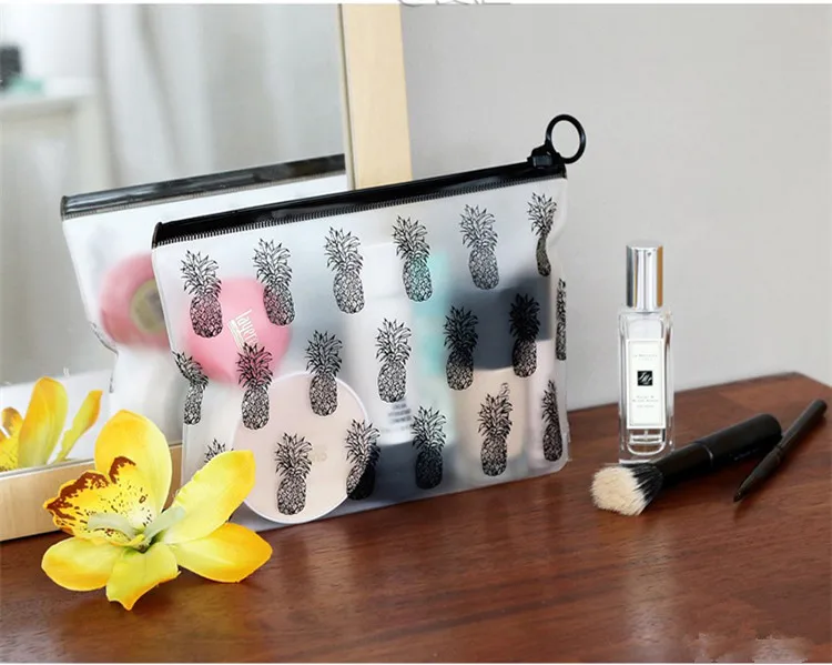 Custom Women Laser Hologram PVC Plastic Cosmetic Zipper Bag Transparent Holographic Makeup Ziplock Bag Toiletry Bag