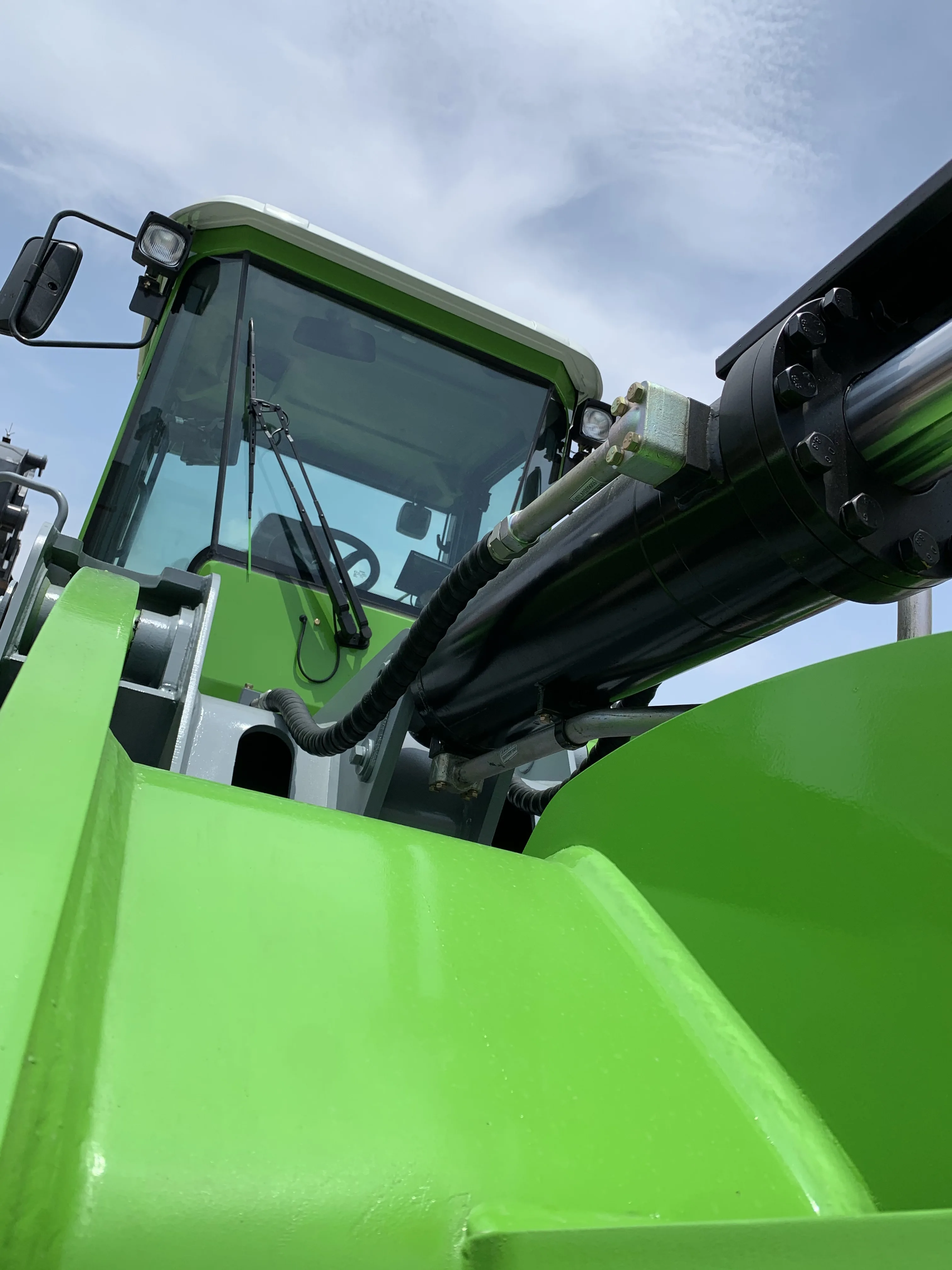 SOCMA 5 TON ELECTRIC WHEEL LOADER