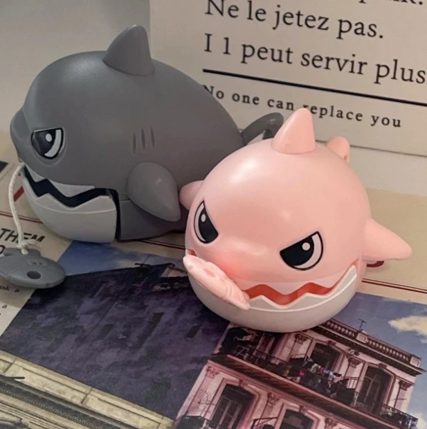 Pulling lines gritting teeth shark keychain toy cartoon pendant creative stress relieving student toy