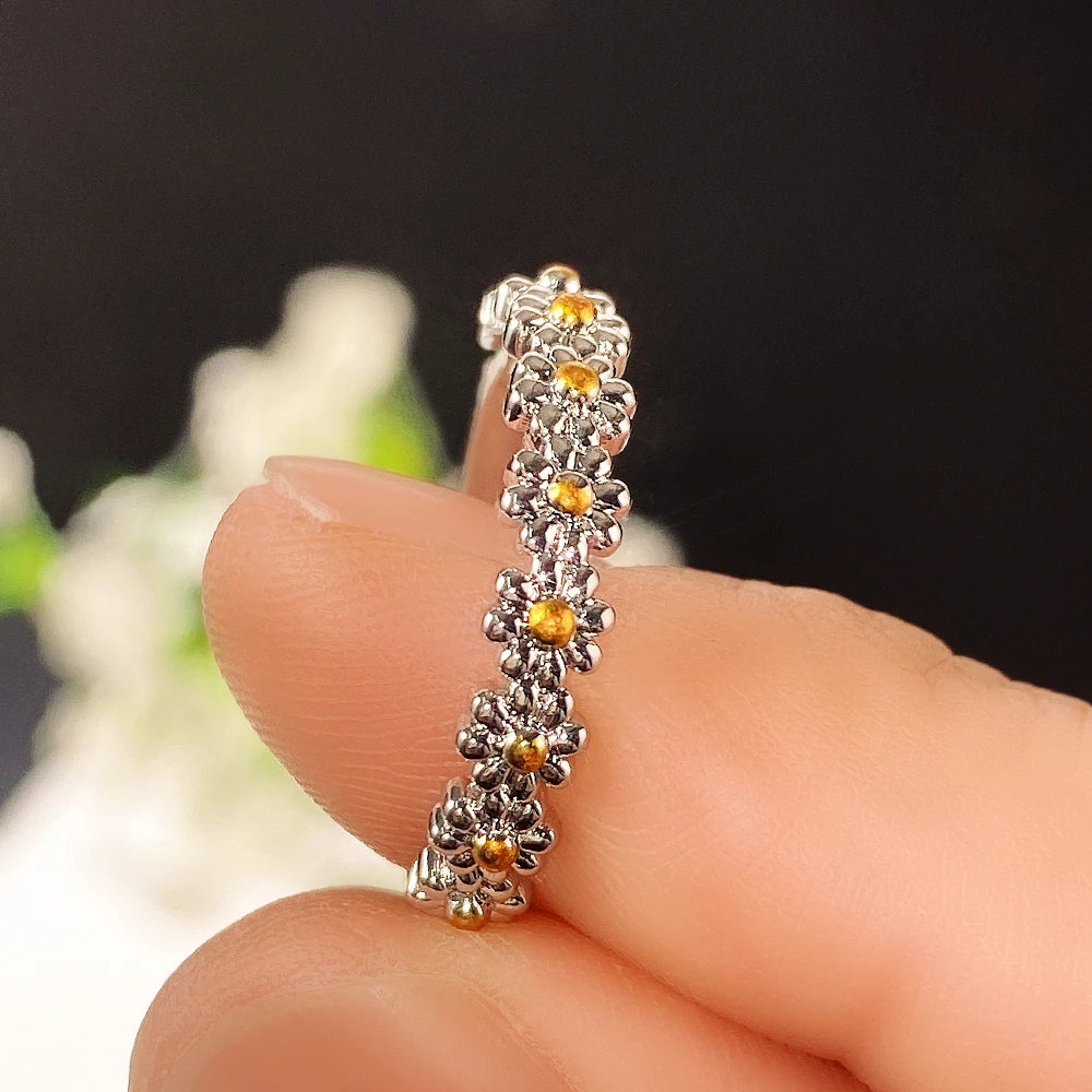 CAOSHI 2022 Simple Fashion Women Contracted Hand Jewelry Spot 925 Silver Gold Plated Beautiful Small Daisy Flower Ring
