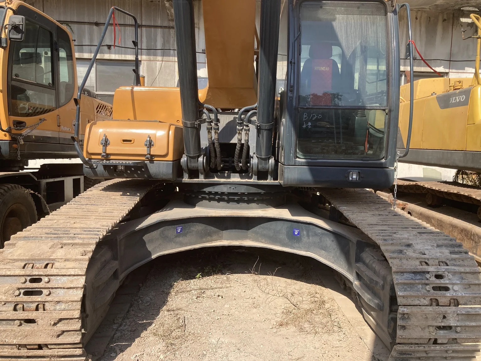 Great performance used 33 ton large crawler hydraulic Hyundai 350L excavators for sale
