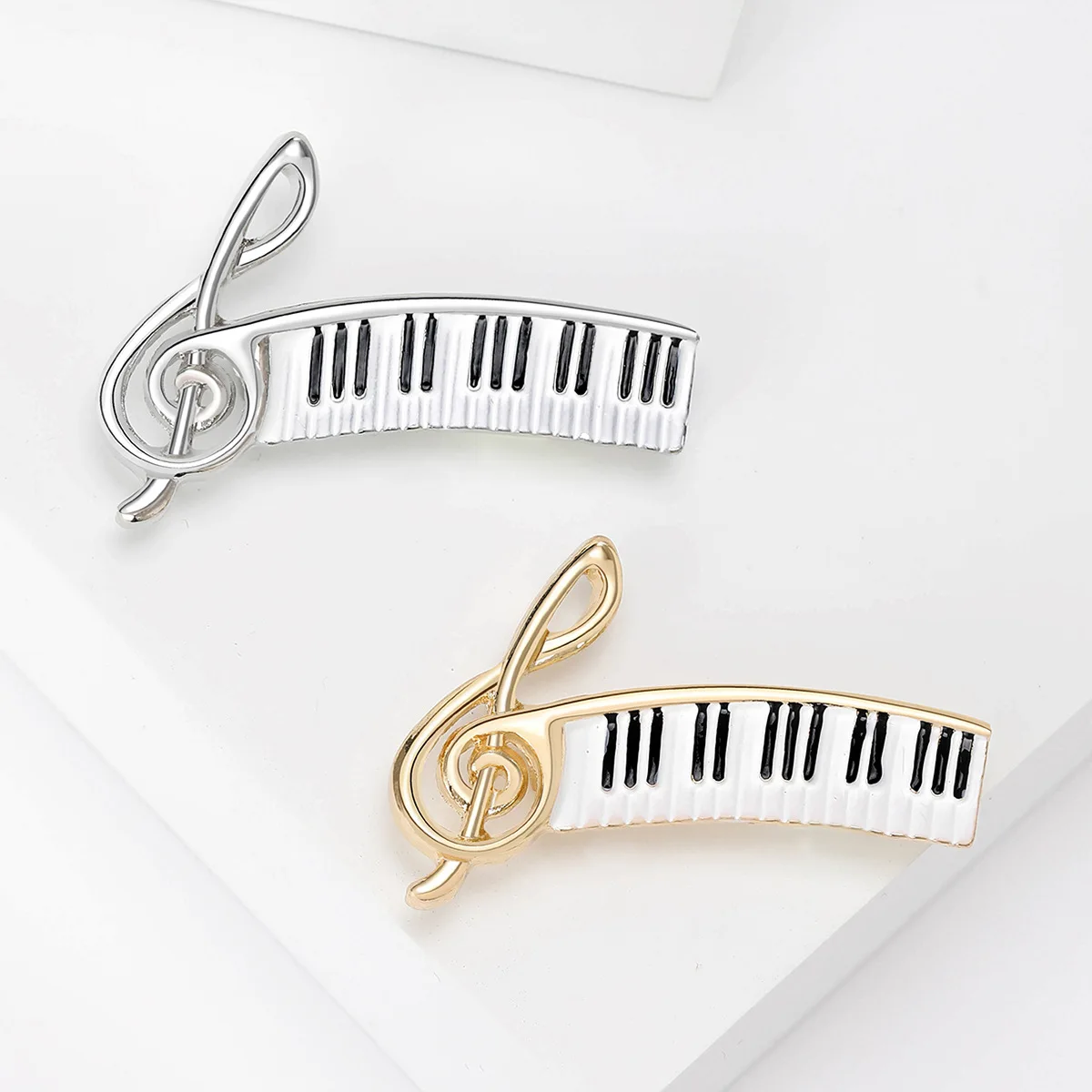 Personalized music note brooch metal crafts silver and gold musical instrument enamel pins music