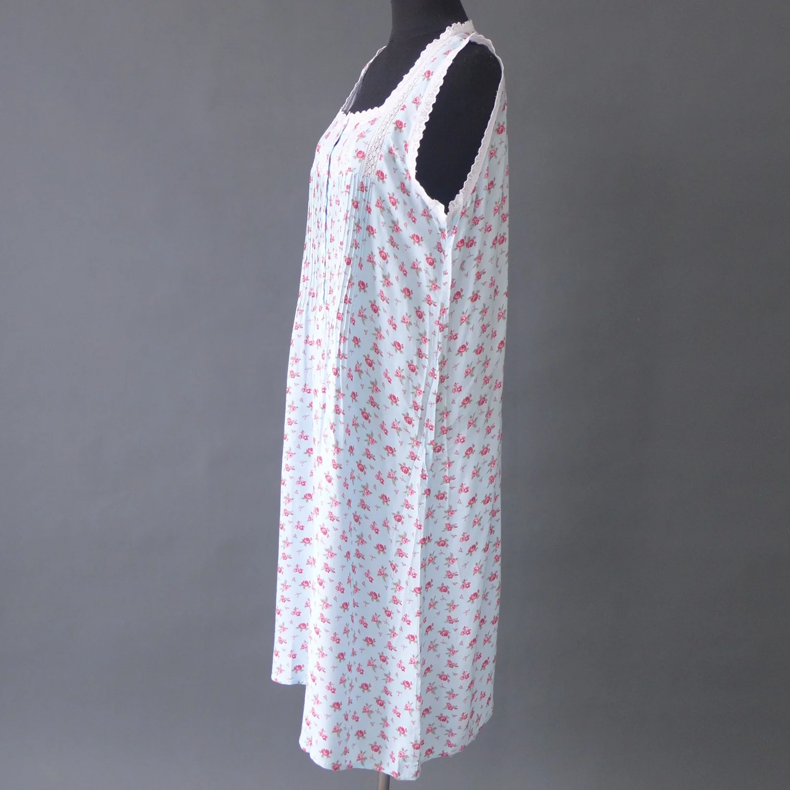 China Supplier Delicate Sleepwear Long Nightgown