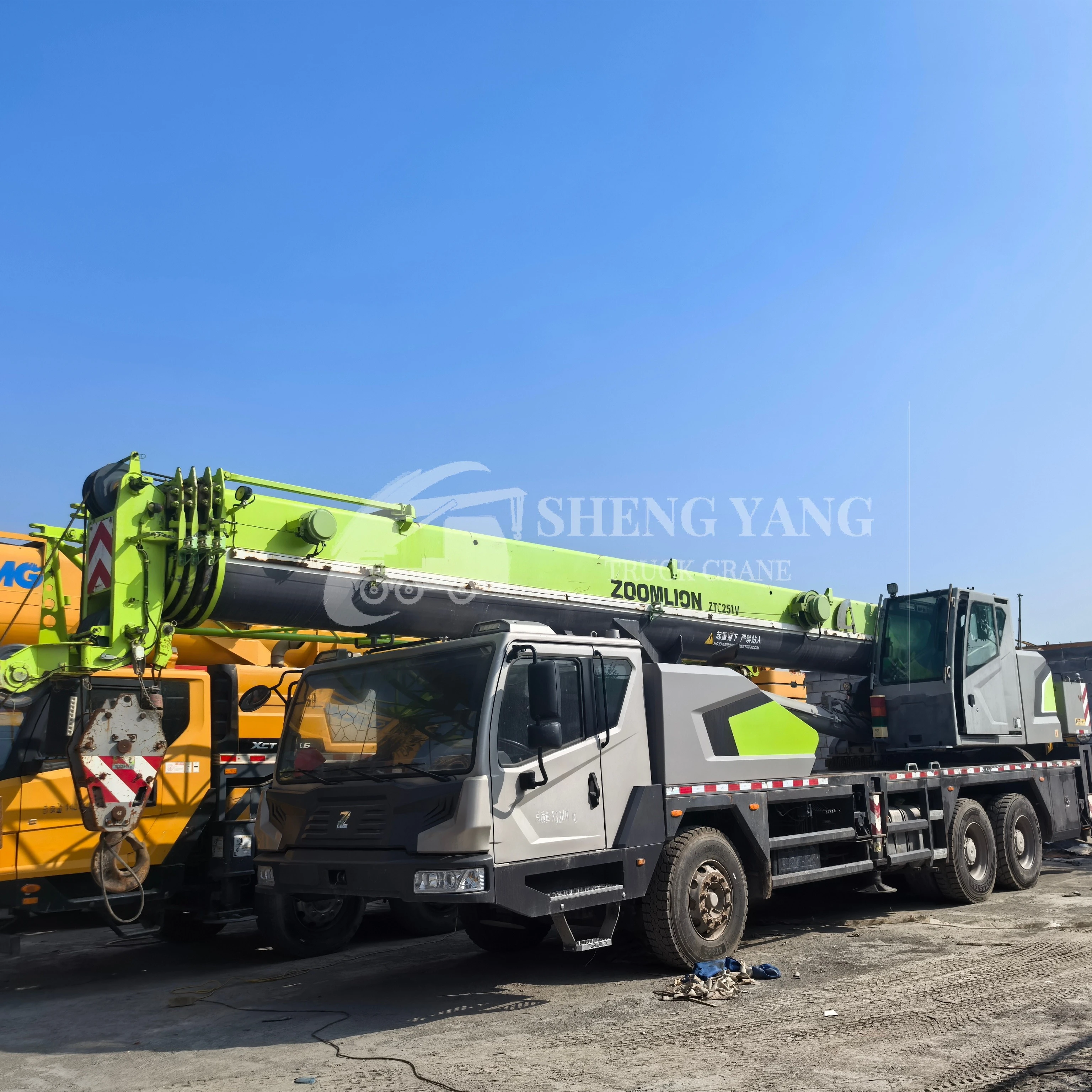 Zoomlion Daf 45 Crane to Remove Vehicle Engines Truck Crane Pto Pump Crane Ztc250a562 Engine Stage Iii 25 Ton 80km/h for Truck