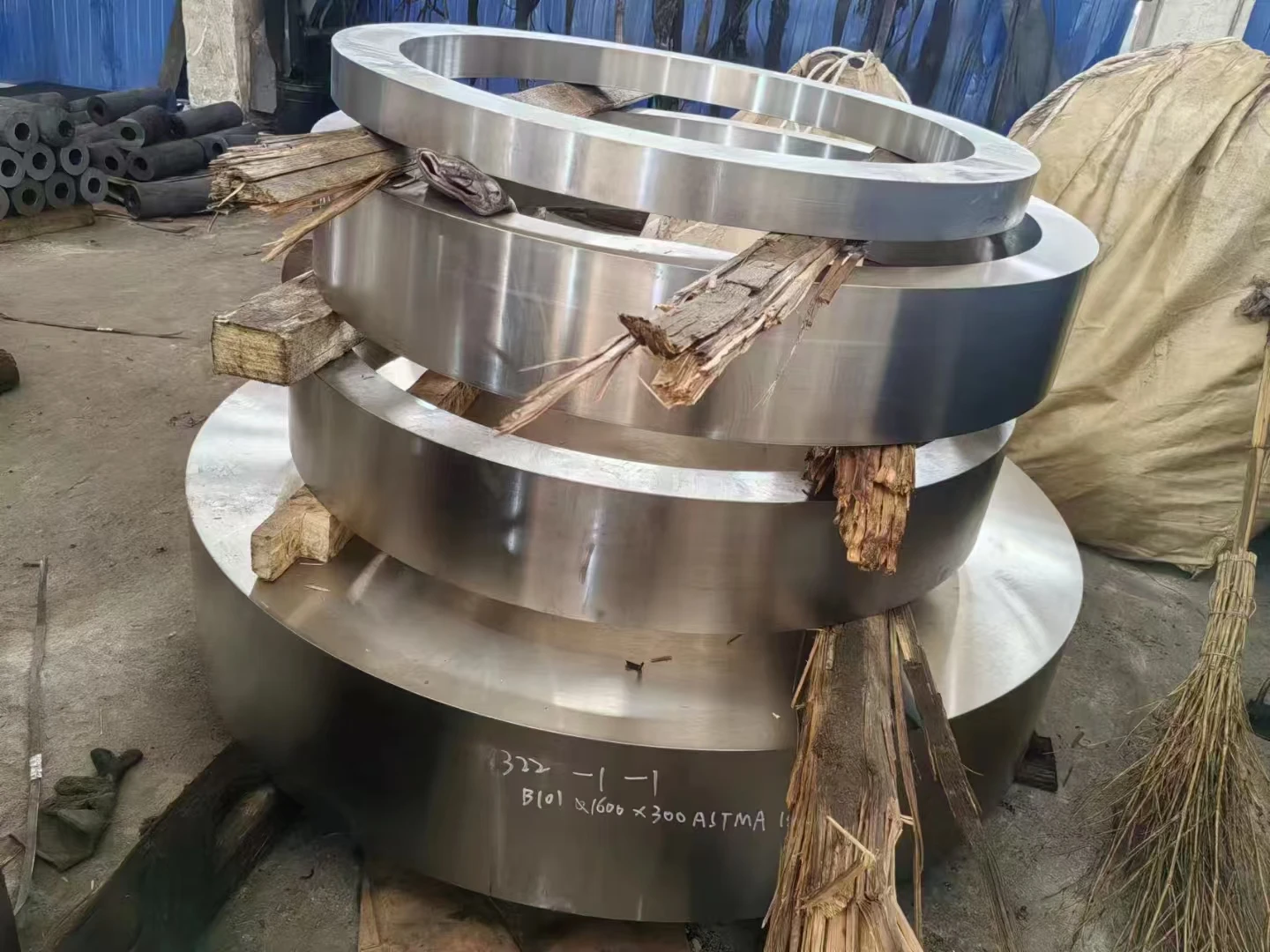 X15CRNISI25-21 1.4841 Forging Parts  Forged Ring  Forge Round Bar and Squared Bar