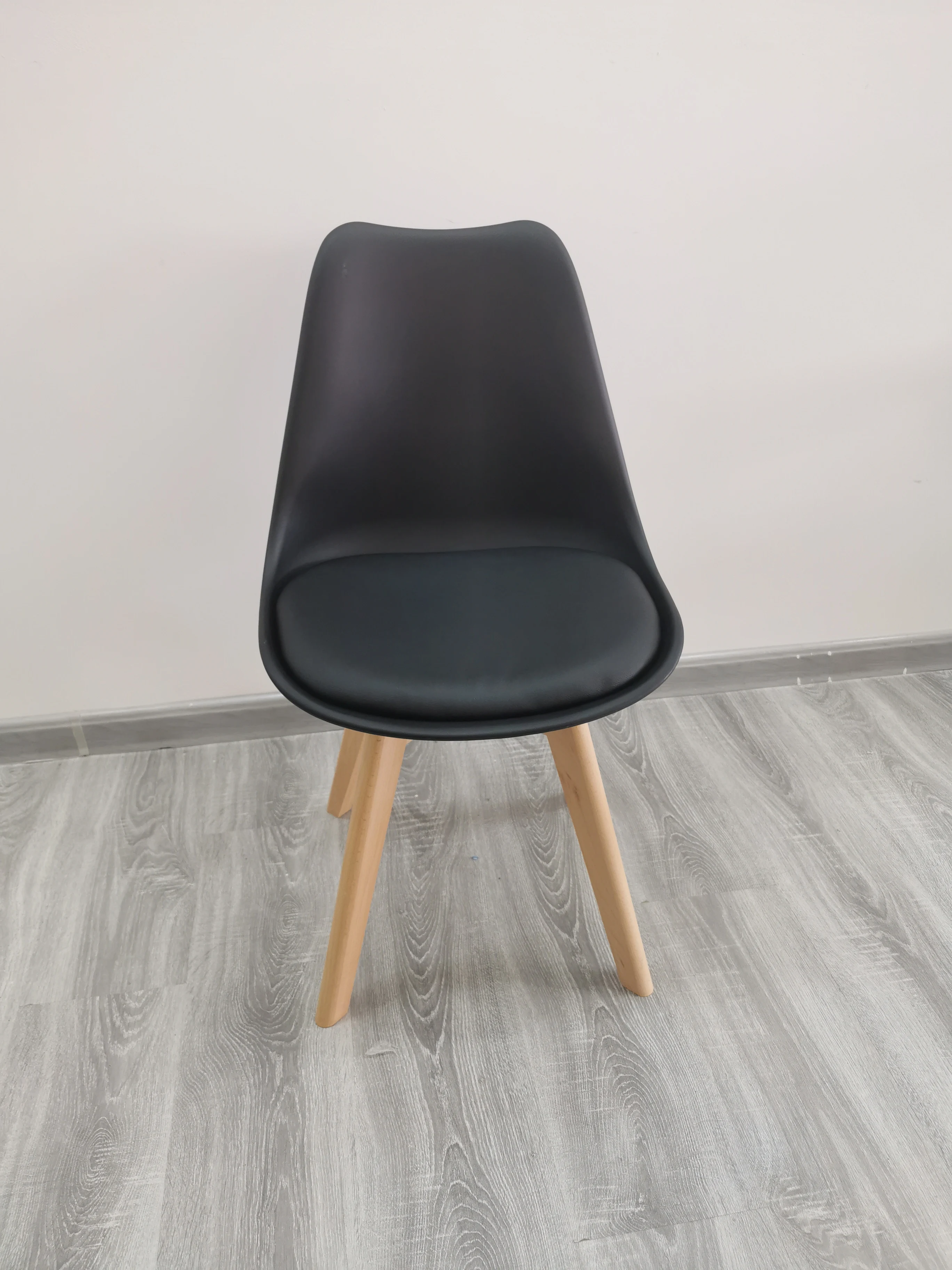 Wholesale Prices Living Room Chairs with PU Cushion Nordic Wooden Tulip Dining Chair with Wood Legs