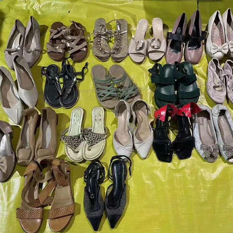 low price cheap used ladies flat heels mixed used ladies women sandals second hand shoes for ladies