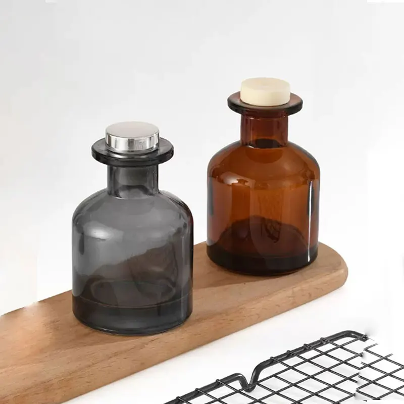 Wholesale custom color 100ml 150ml 200ml round Glass Reed Diffuser Bottle Empty Square Glass Black Bottle With Fiber Sticks