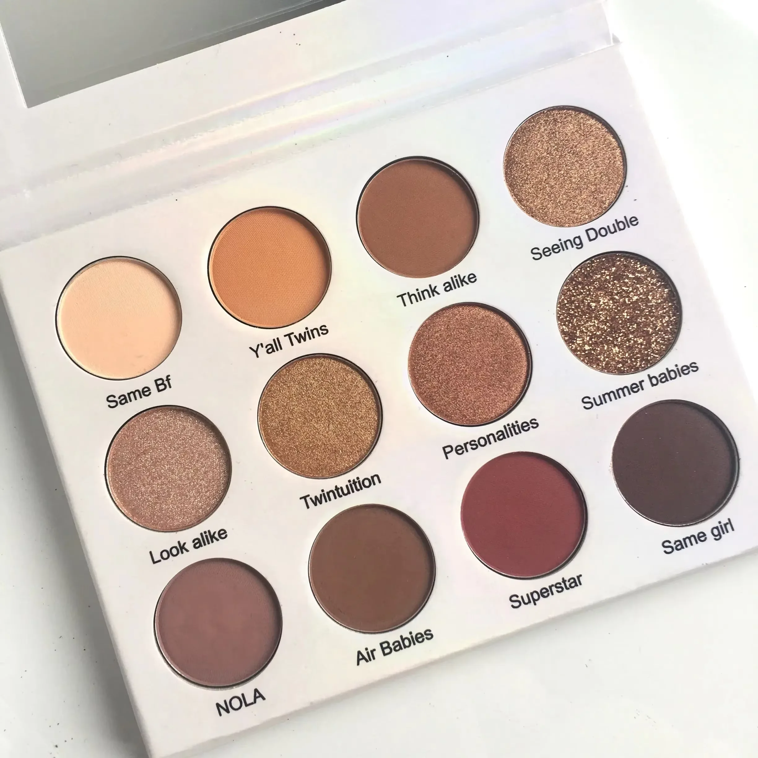 Wholesale Makeup 26 Color Vegan Non-toxic Eyeshadow Pigment Board Matte Glitter