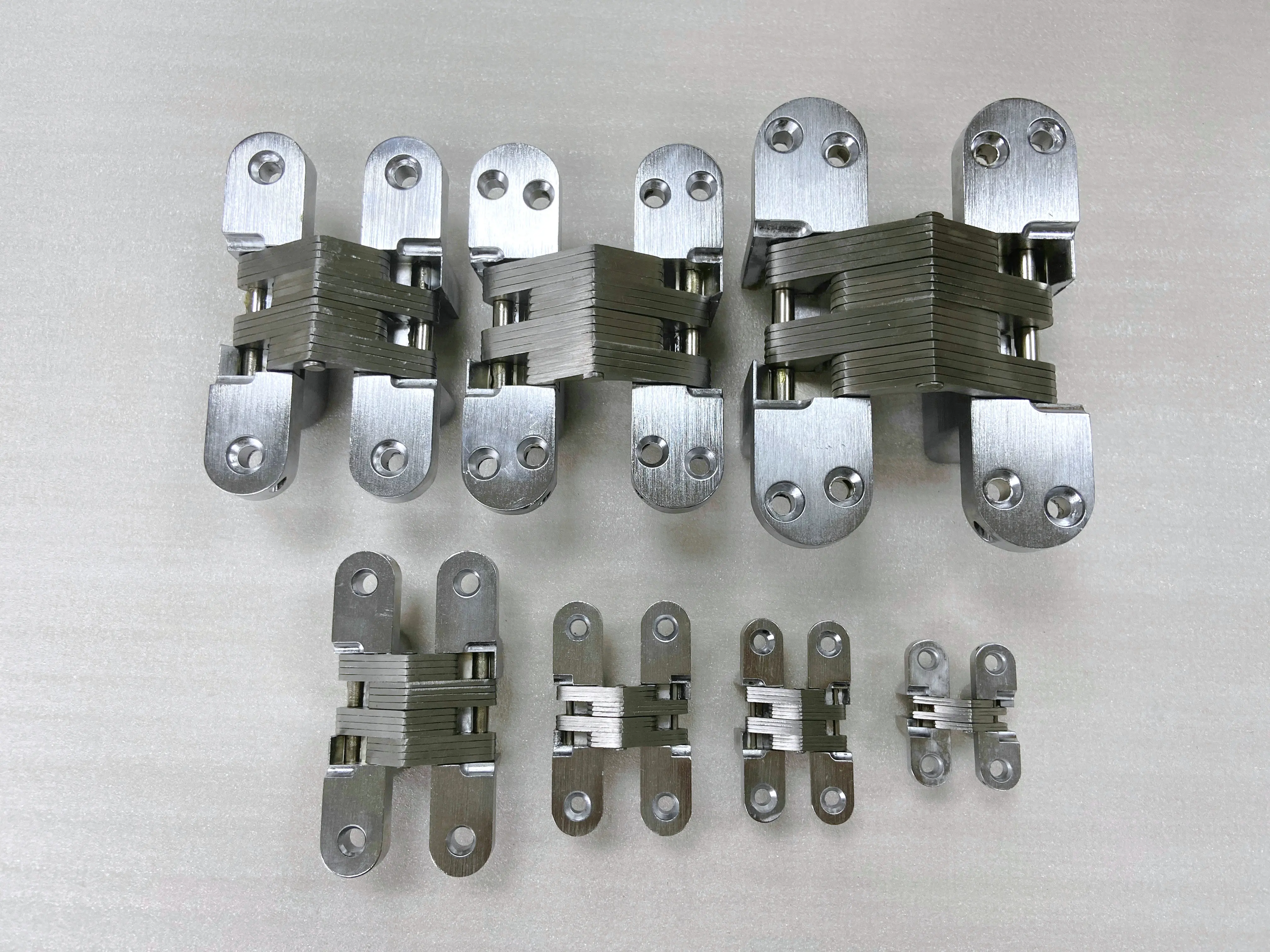 Popular Door Hardware Item Invisible Cross Hinge 180 Degree Concealed Door Hinge