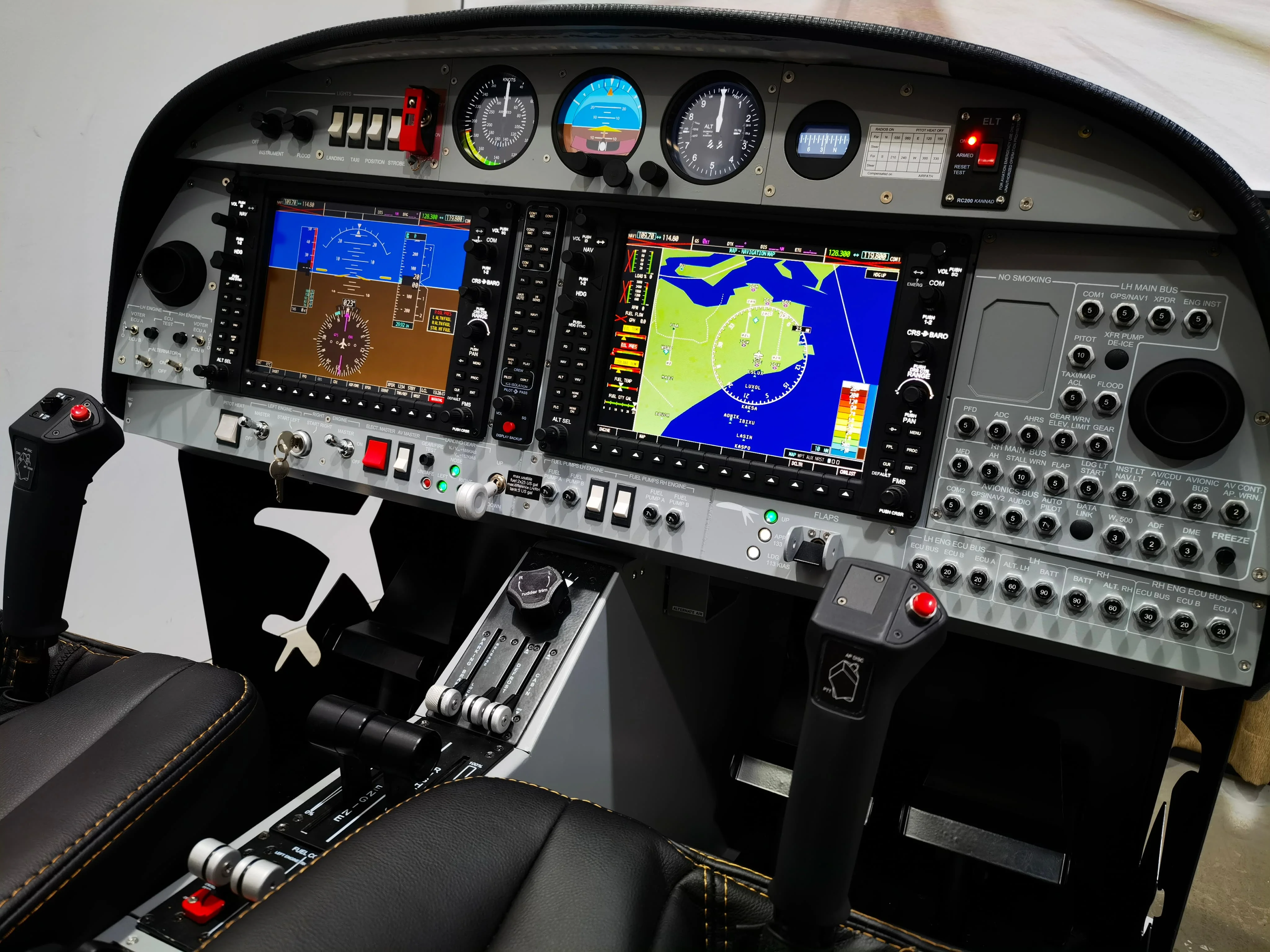 Diamond DA42 AATD легкий симулятор полета усовершенствованное авиационное учебное устройство CNFSimulator.AATD.D42