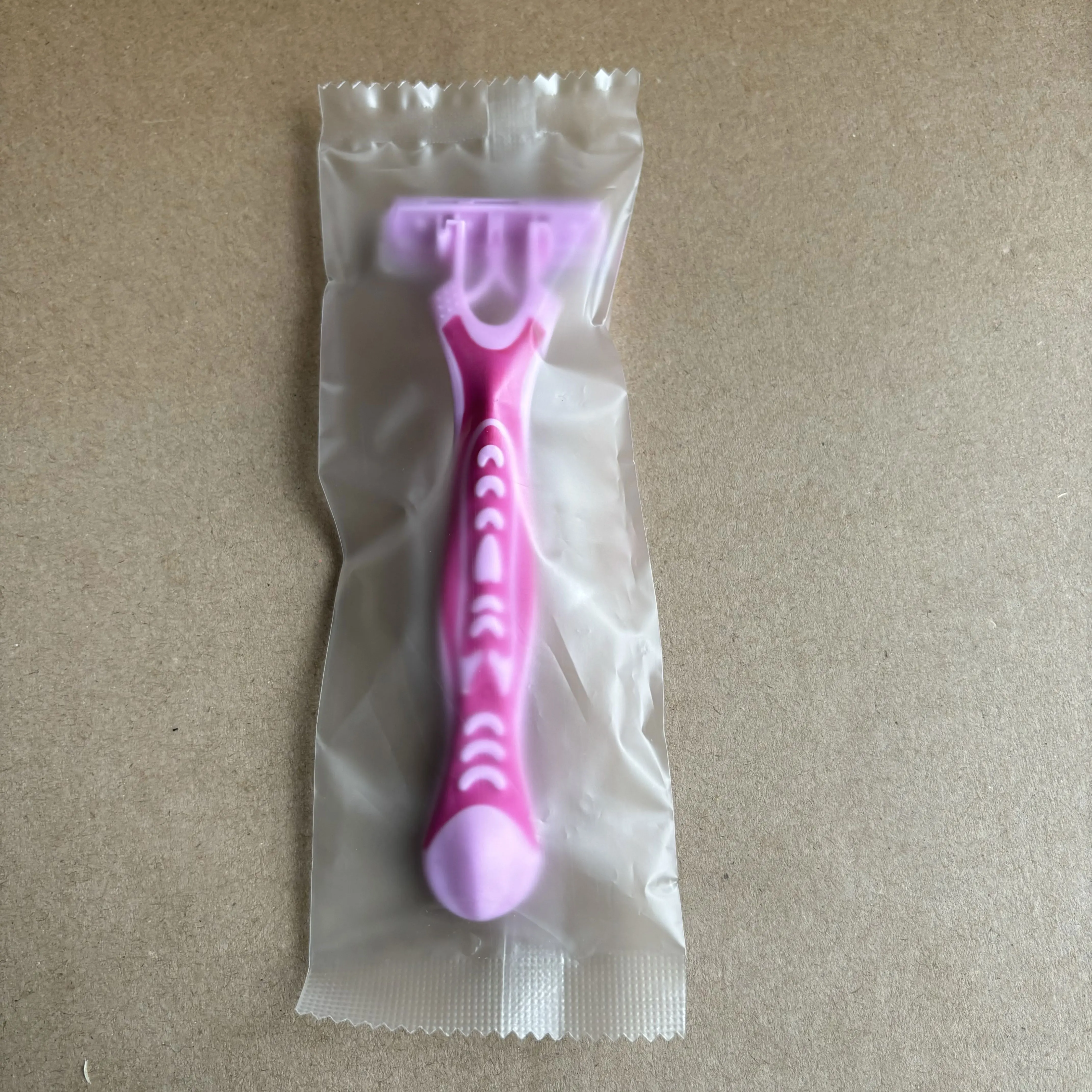 Online Sale of Cheap Disposable Plastic Razors Twin Blade Twin Razer Individually Wrapped Opp Bags Face Body Bikini Underarm Use