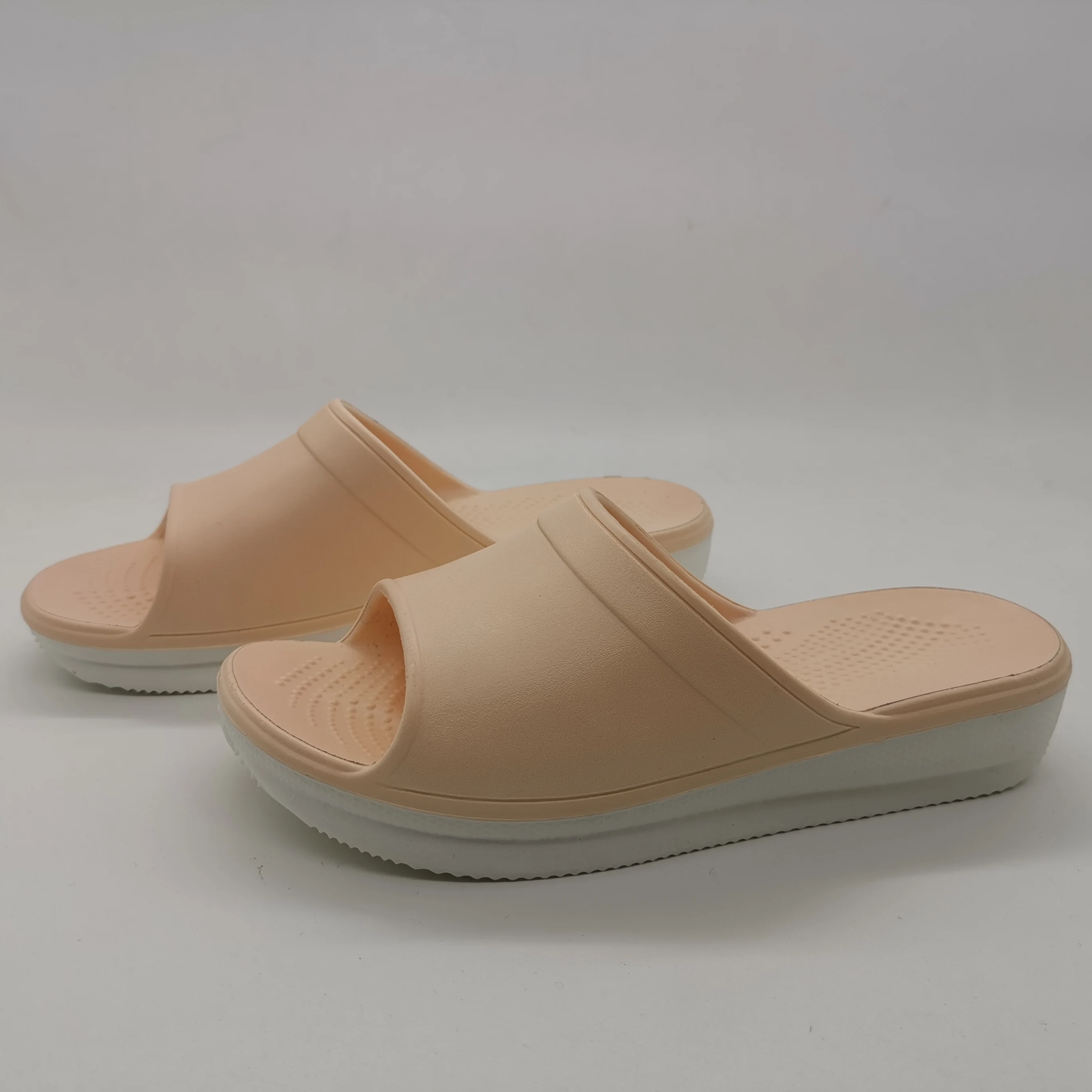 Wholesale solid color anti-slip sole indoor outdoor Logo custom beach sandals for