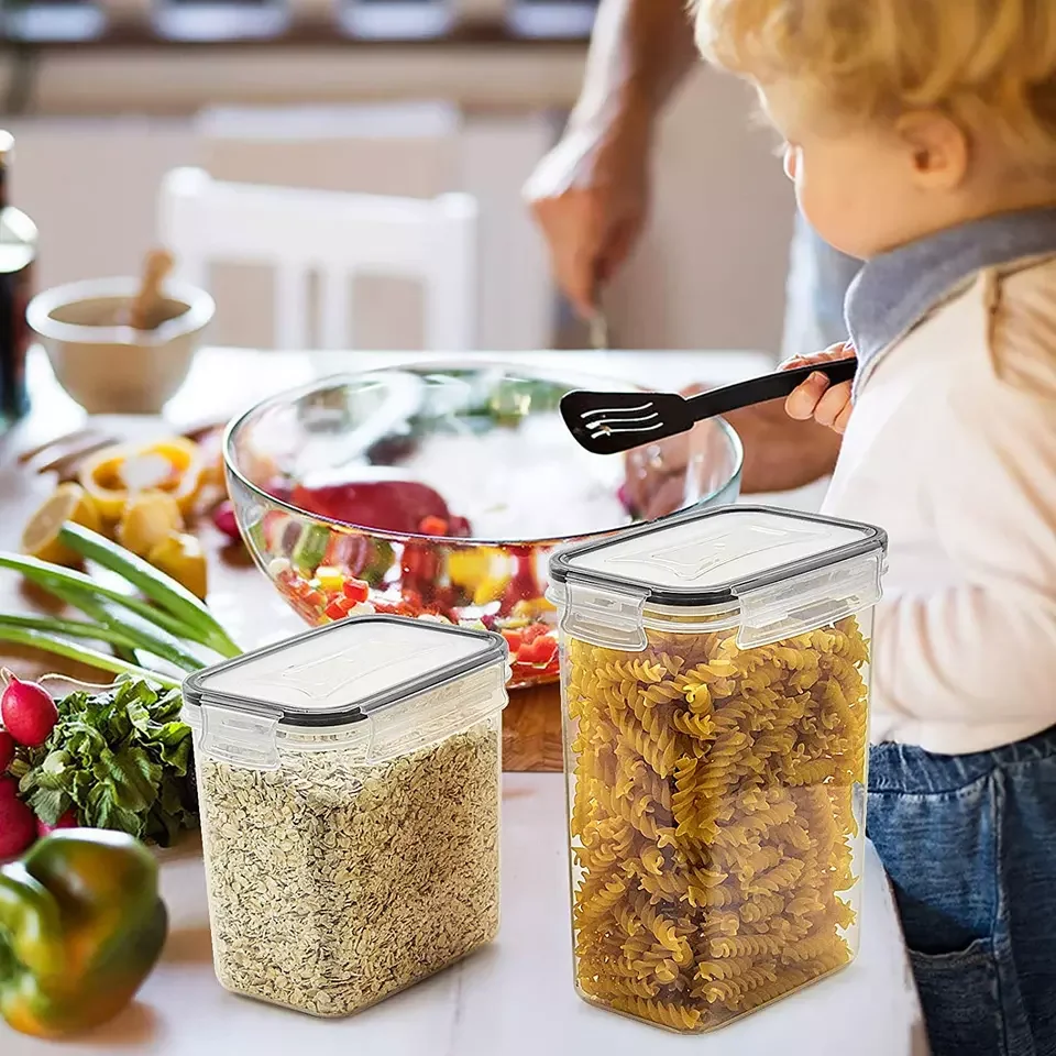 Different Capacity Plastic Sealed Cans Kitchen Storage Box Transparent Food Container