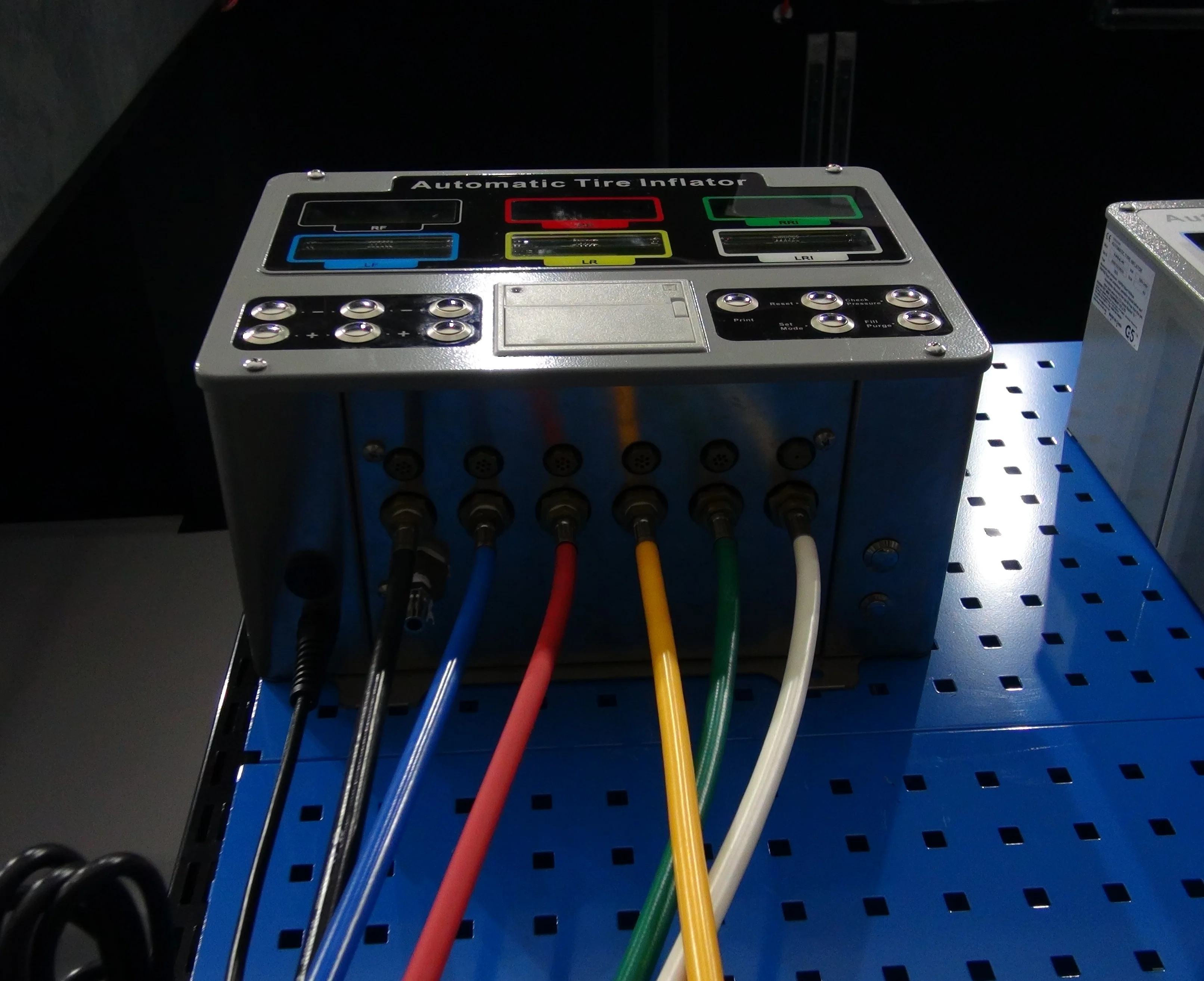 G5 Truck Tires Air Inflator Gauge 6 Tyres Truck Automatic Air Inflators Wall Mounted Digital Electric Tire Inflator