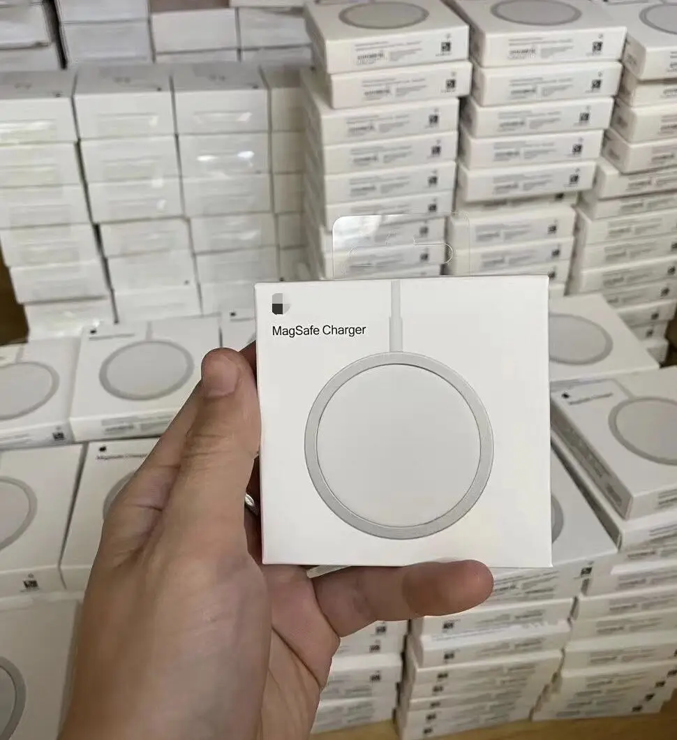 
New product Magsafe charger Magnetic wireless charging 15W fast charging for i12 