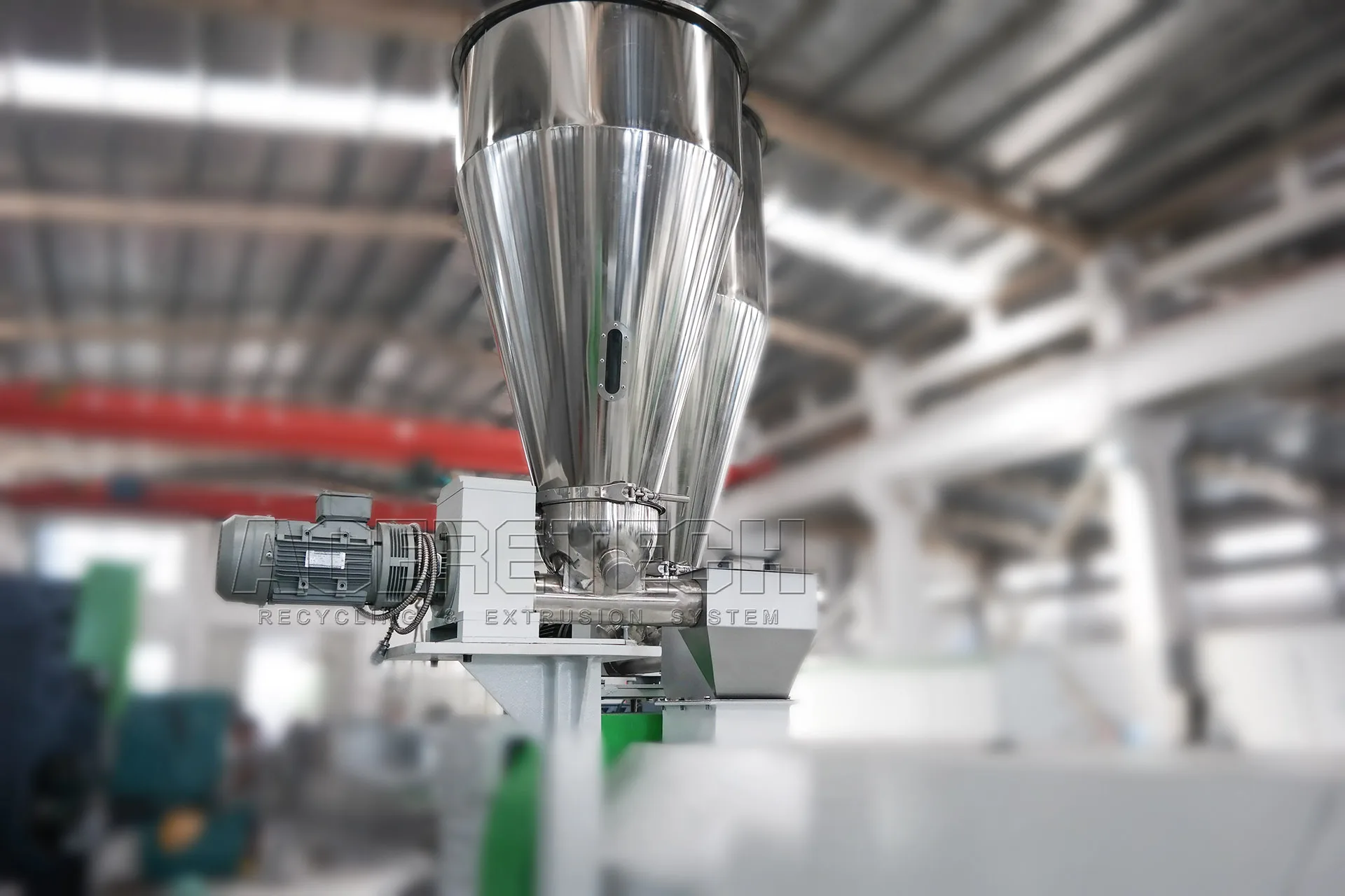 гранулятор для переработки полимерных отходов ПНД труб бутылок канистр ящиков