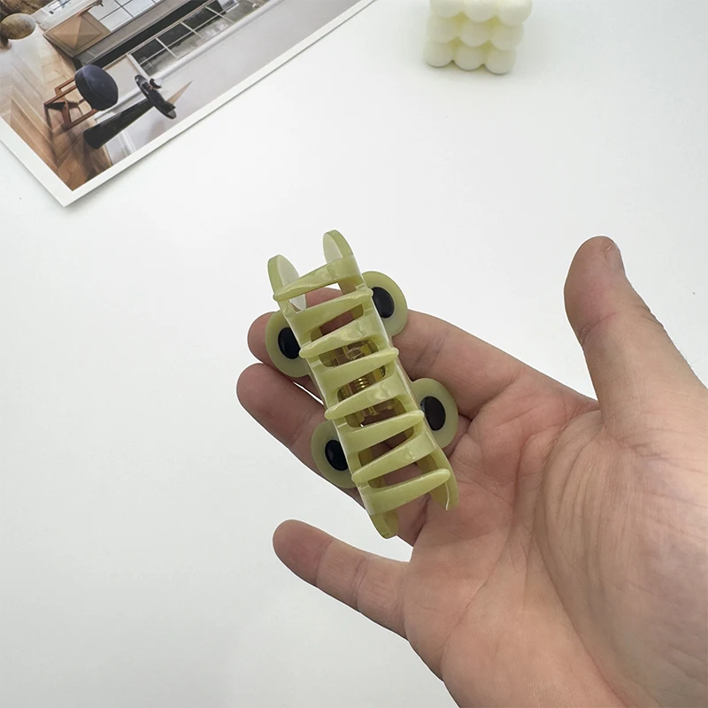 Customized mini frog hair claw cute animal xl claw clip headwear.