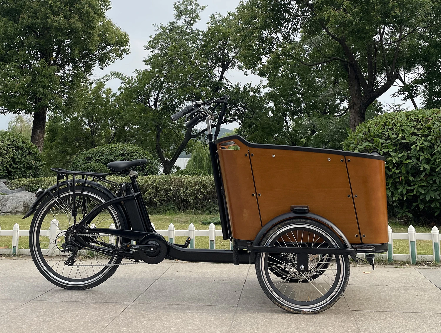 holland family box bike cargobike 3 wheel electric cargo bike for sale