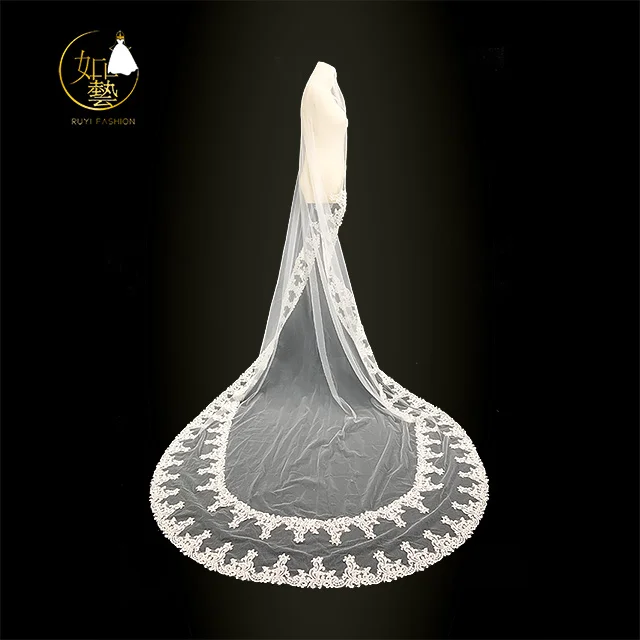 Applique ivory wedding dress shop with long veil