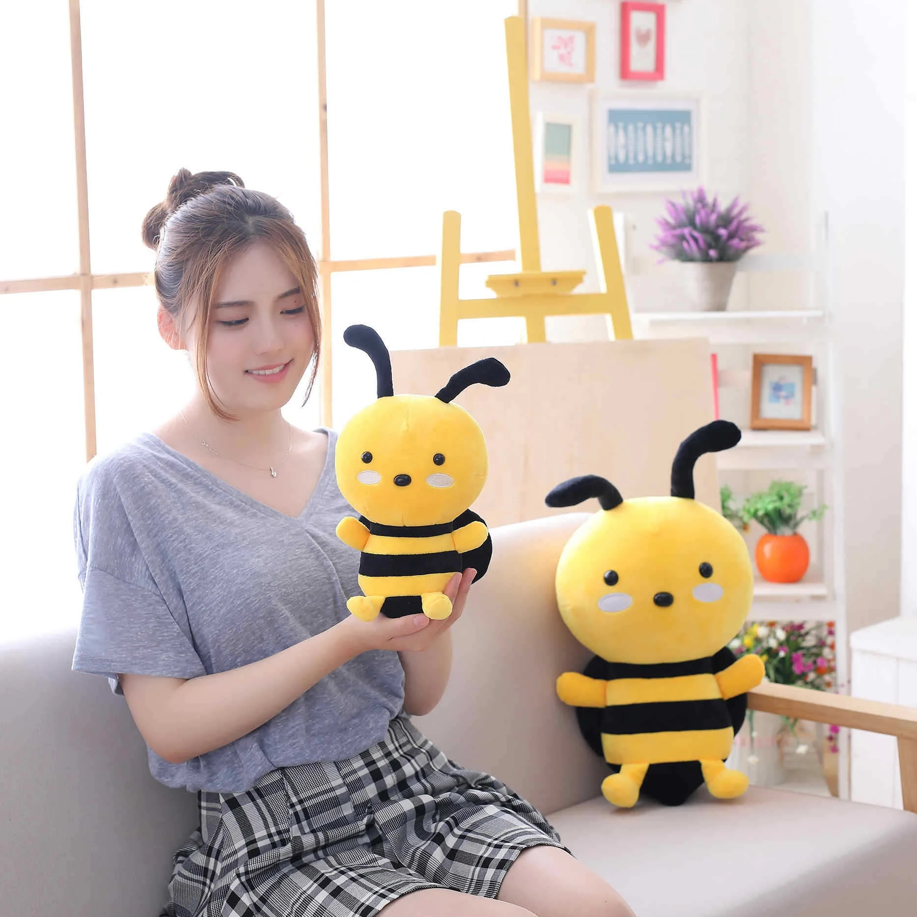 Fashion little bee pillow stuffed plush toy lovely bee insect stuffed custom lovely popular plush soft cartoon doll