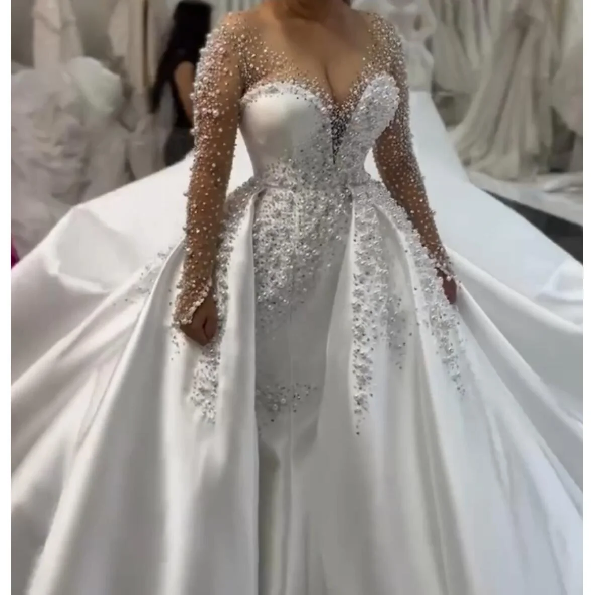 2024 Custom Made Luxury Pearls Beaded Dubai Mermaid Wedding Gowns Long Sleeves White Satin Bridal Dresses with Detachable Train